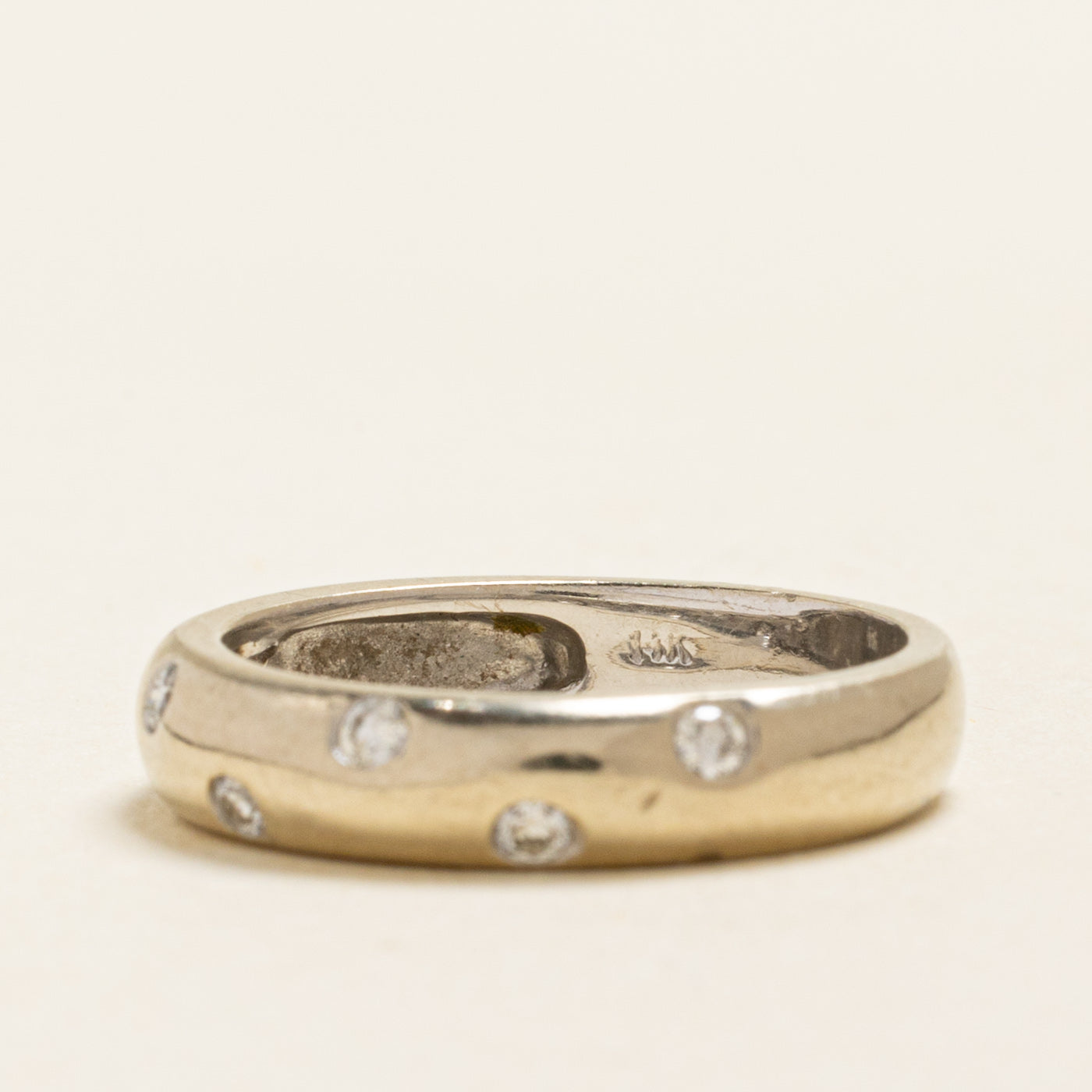 Flush Set Scattered Diamond Band | 0.21ctw | SZ 7