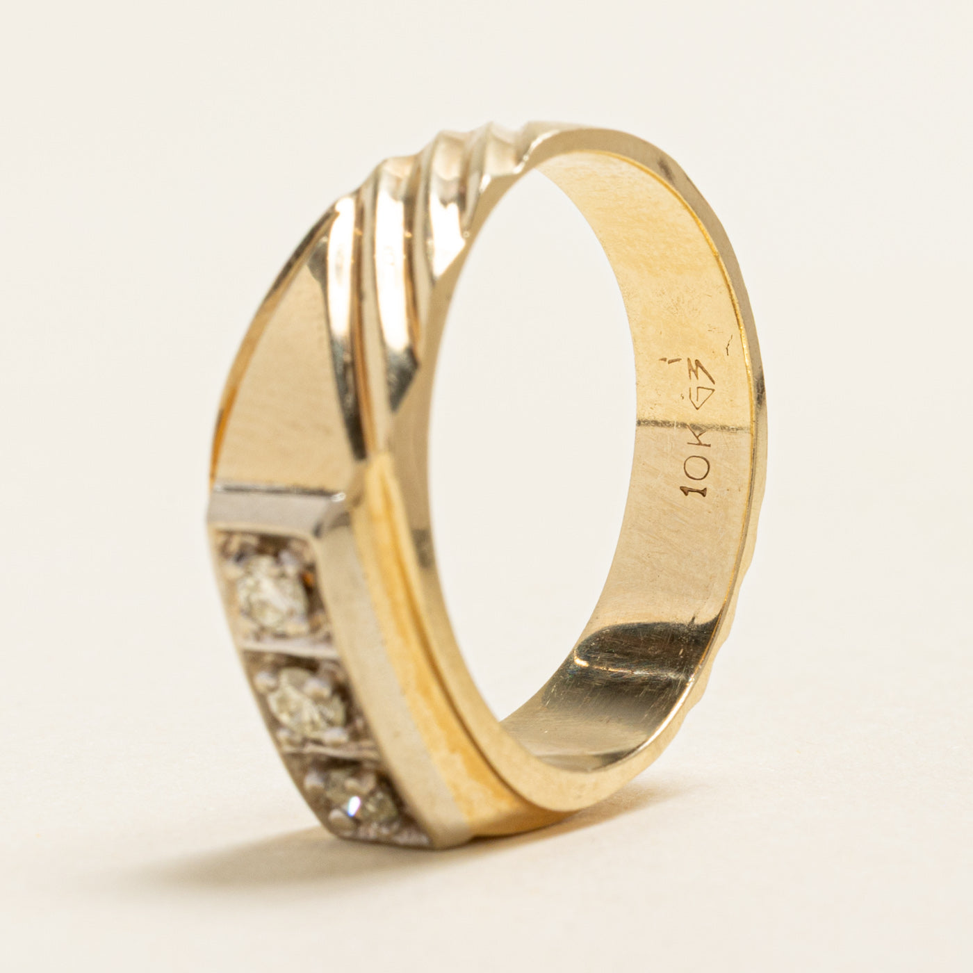 Three Stone Diamond Grooved Ring | 0.30ctw | SZ 10.25