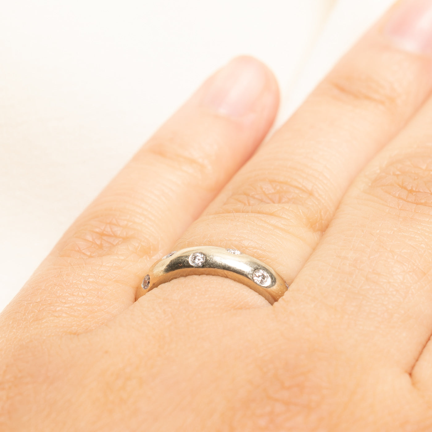 Flush Set Scattered Diamond Band | 0.21ctw | SZ 7