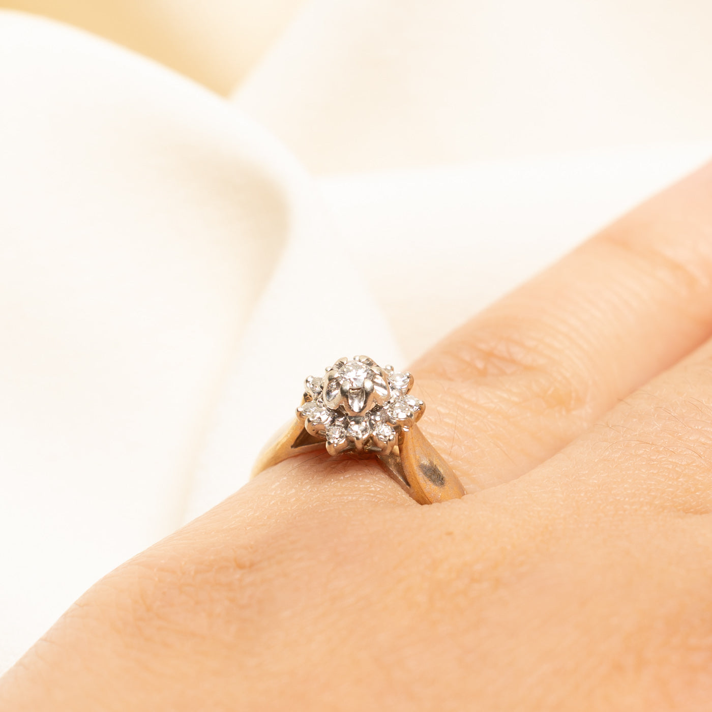 Belcher Set Diamond Petal Ring | 0.22ctw | SZ 5.75