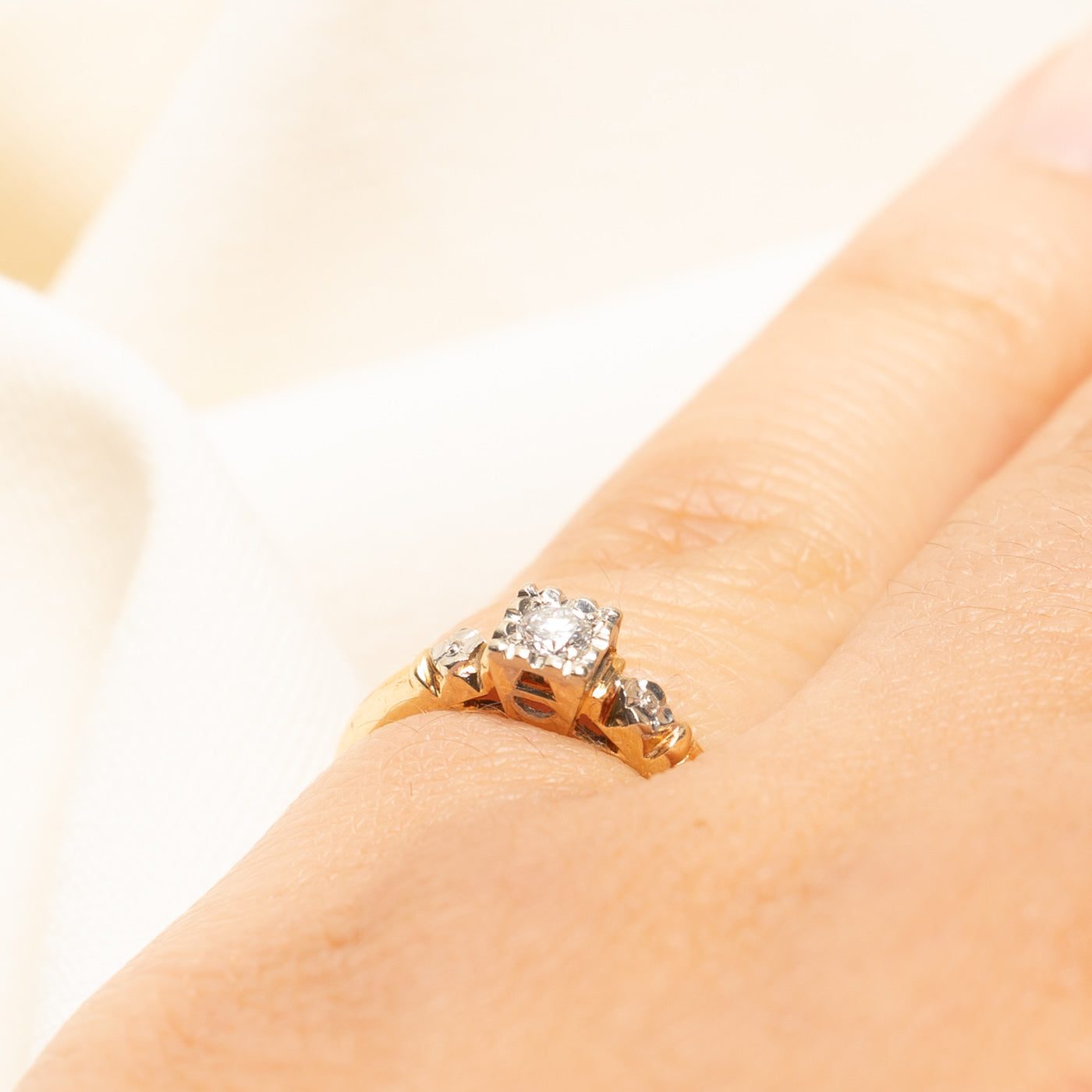 Illusion Set Solitaire Diamond Ring | 0.10ct | SZ 4.5