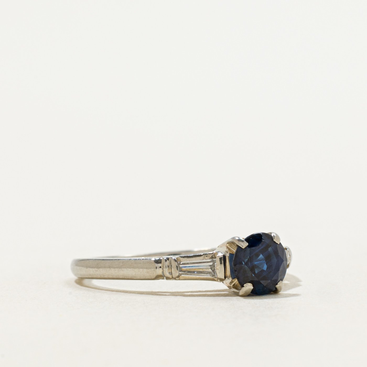 18K Ring with Sapphire