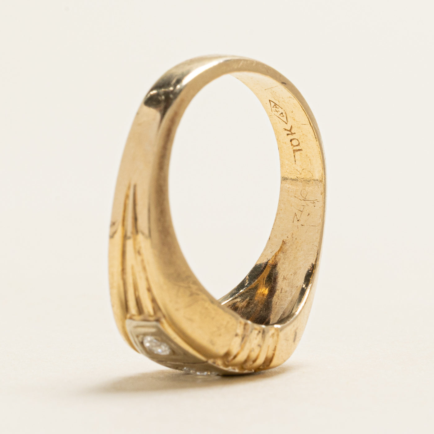 Three Stone Diamond Grooved Ring | 0.23ctw | SZ 9.25