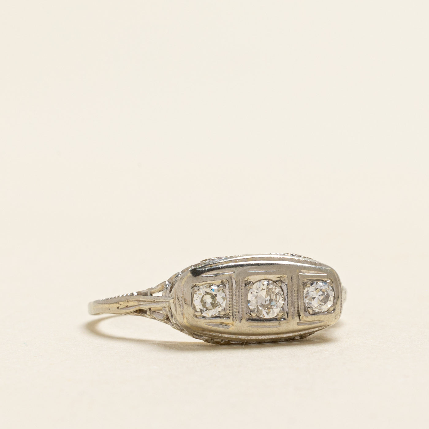 Art Deco 18k Three Stone Old European Cut Diamond Ring | 0.20ctw | SZ 8