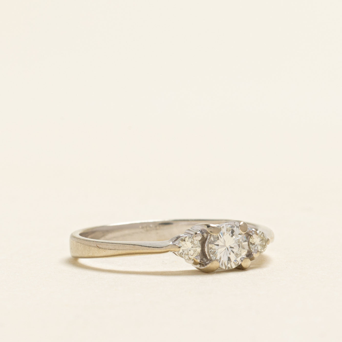 18k Three Stone Diamond Ring | 0.28ctw | SZ 6