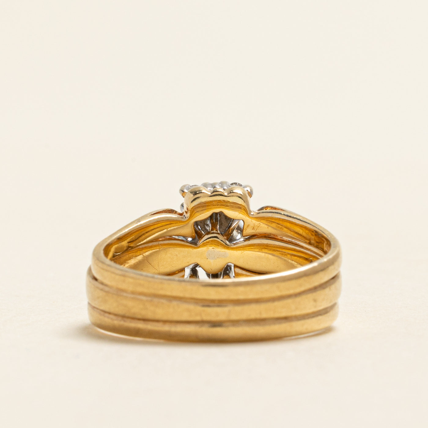 Yellow Gold Diamond Cluster Grooved Ring | 0.13ctw | SZ 4.25
