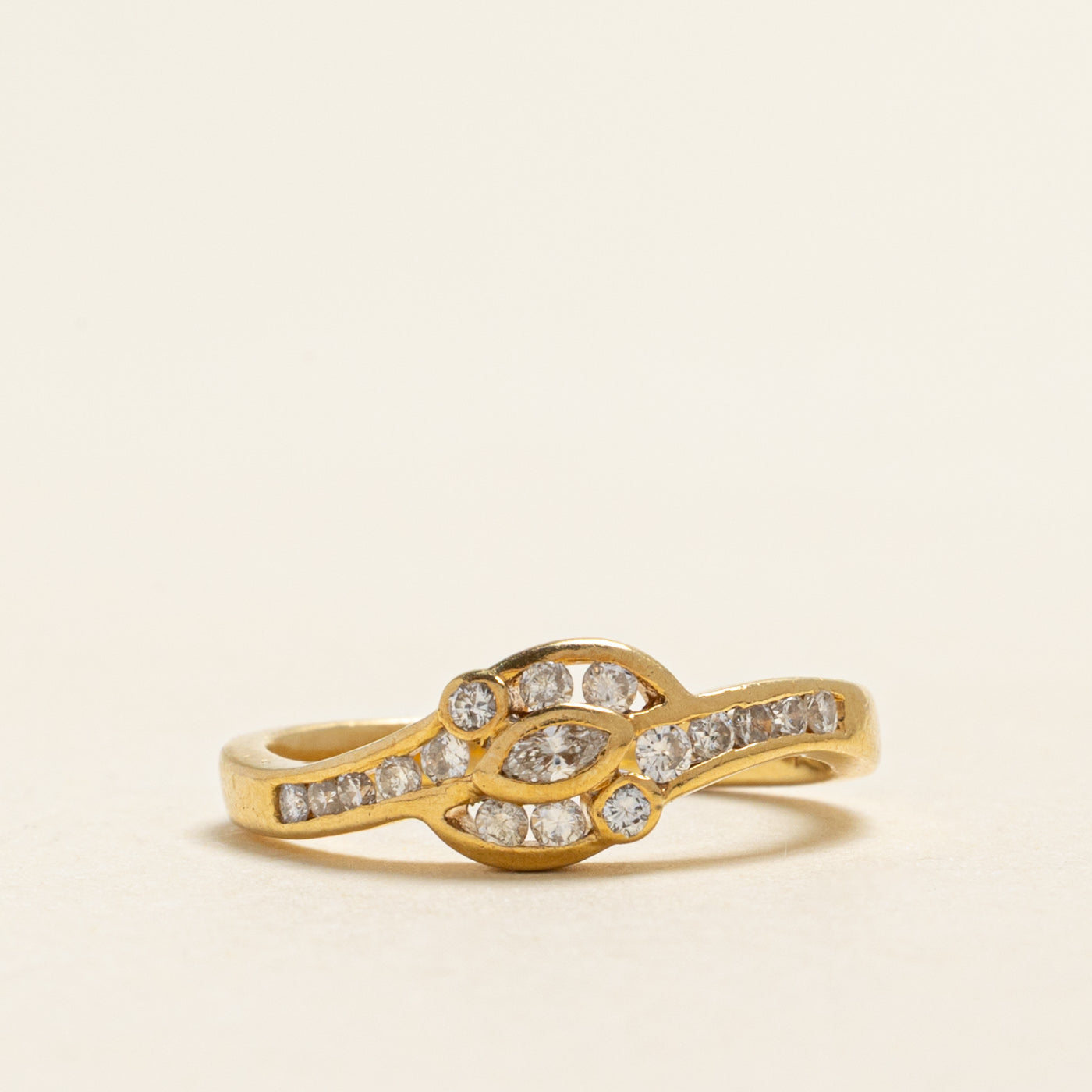 18k Marquise Cut Diagonal Diamond Ring | 0.26ctw | SZ 5