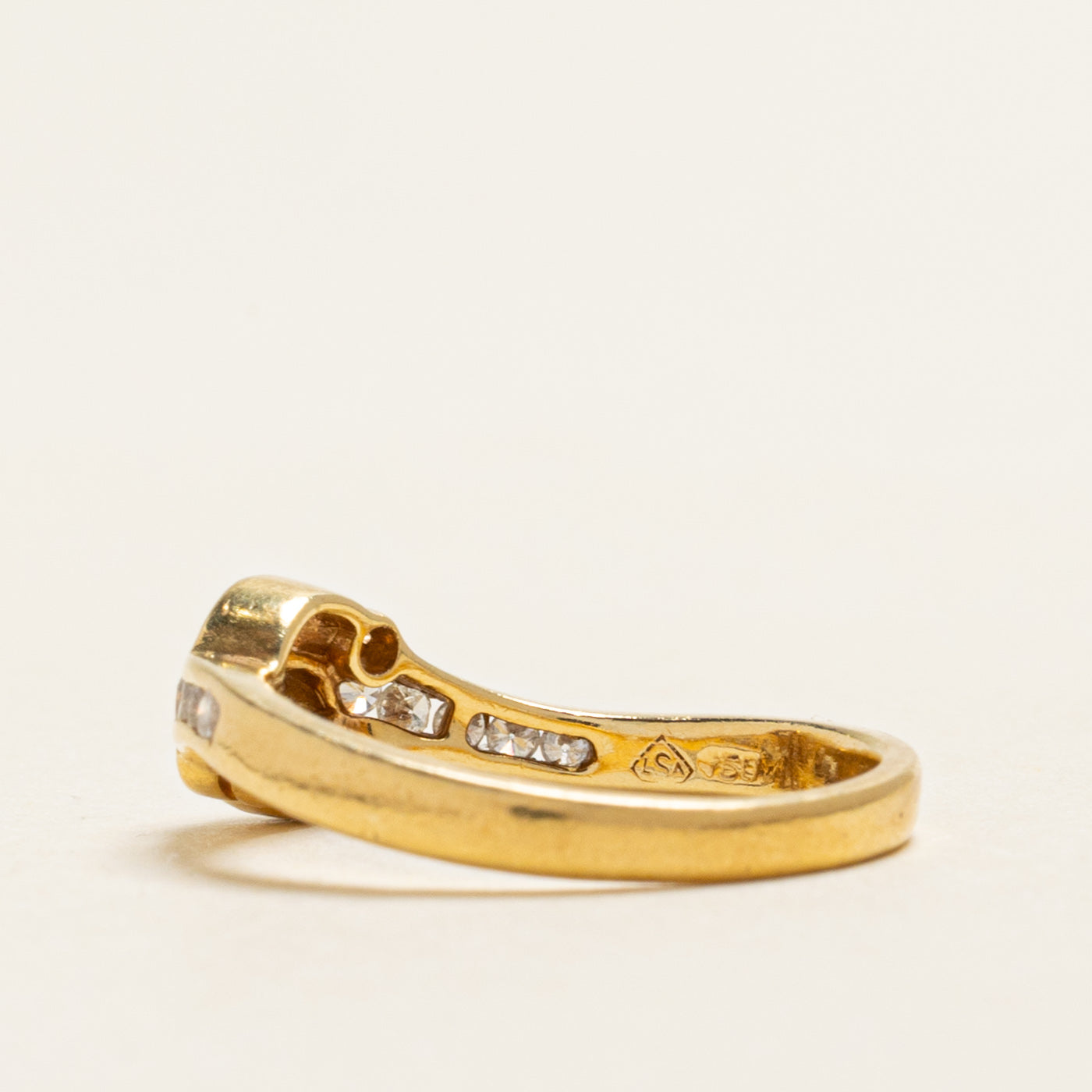 18k Marquise Cut Diagonal Diamond Ring | 0.26ctw | SZ 5