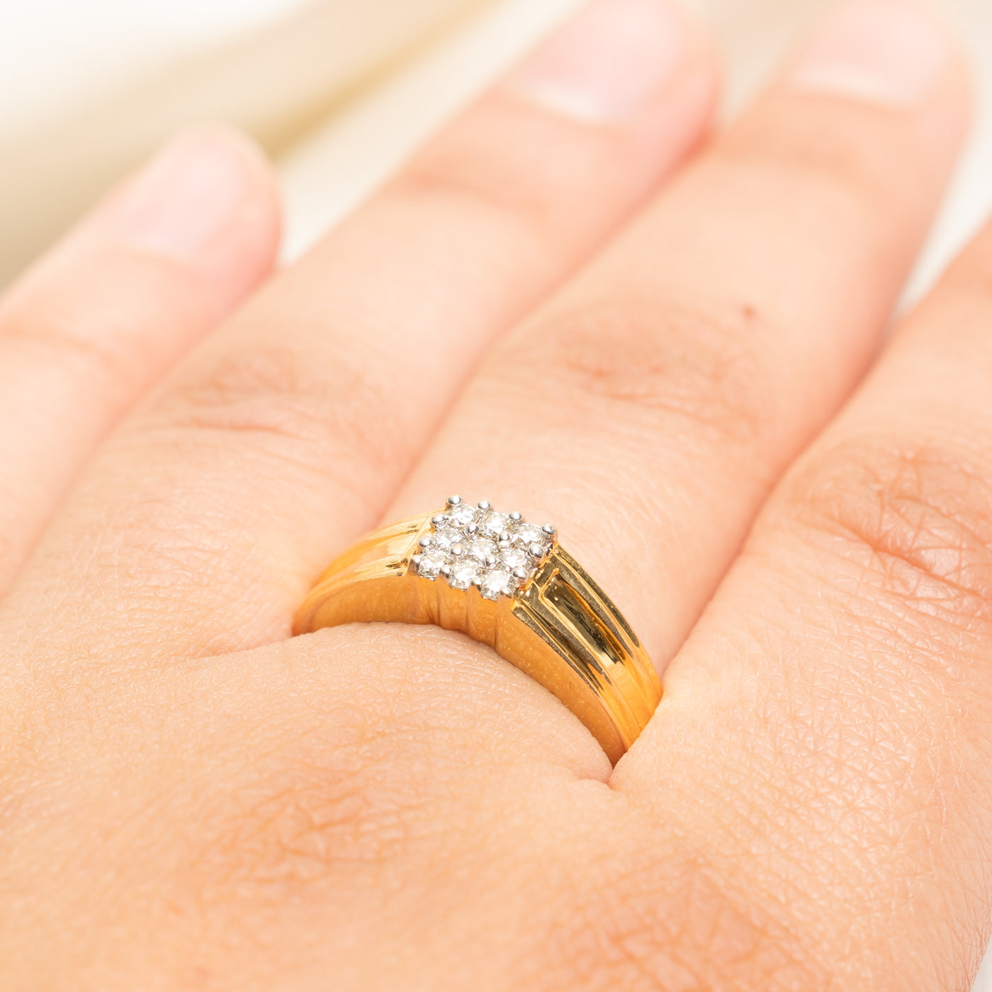 18k Yellow Gold Diamond Grid Grooved Ring | 0.22ctw | SZ 8