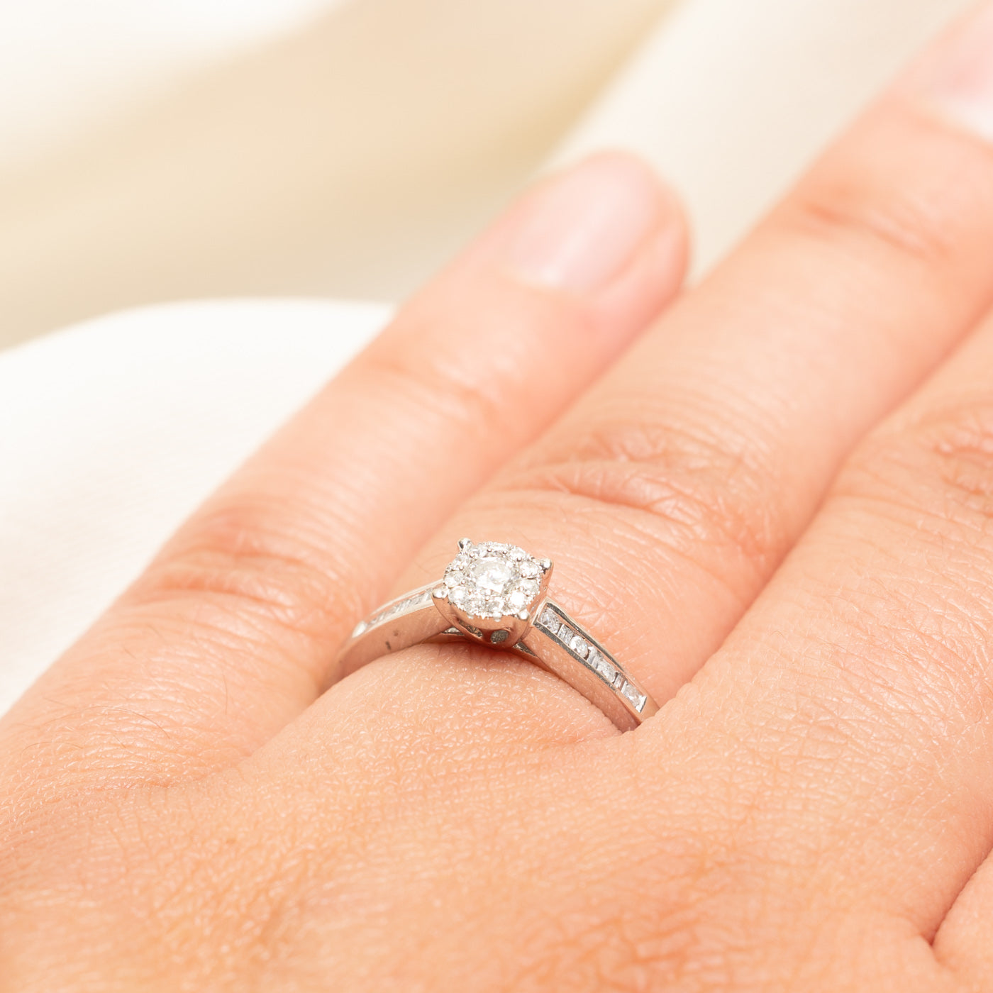Round Brilliant Cut Diamond Halo Ring | 0.26ctw | SZ 7