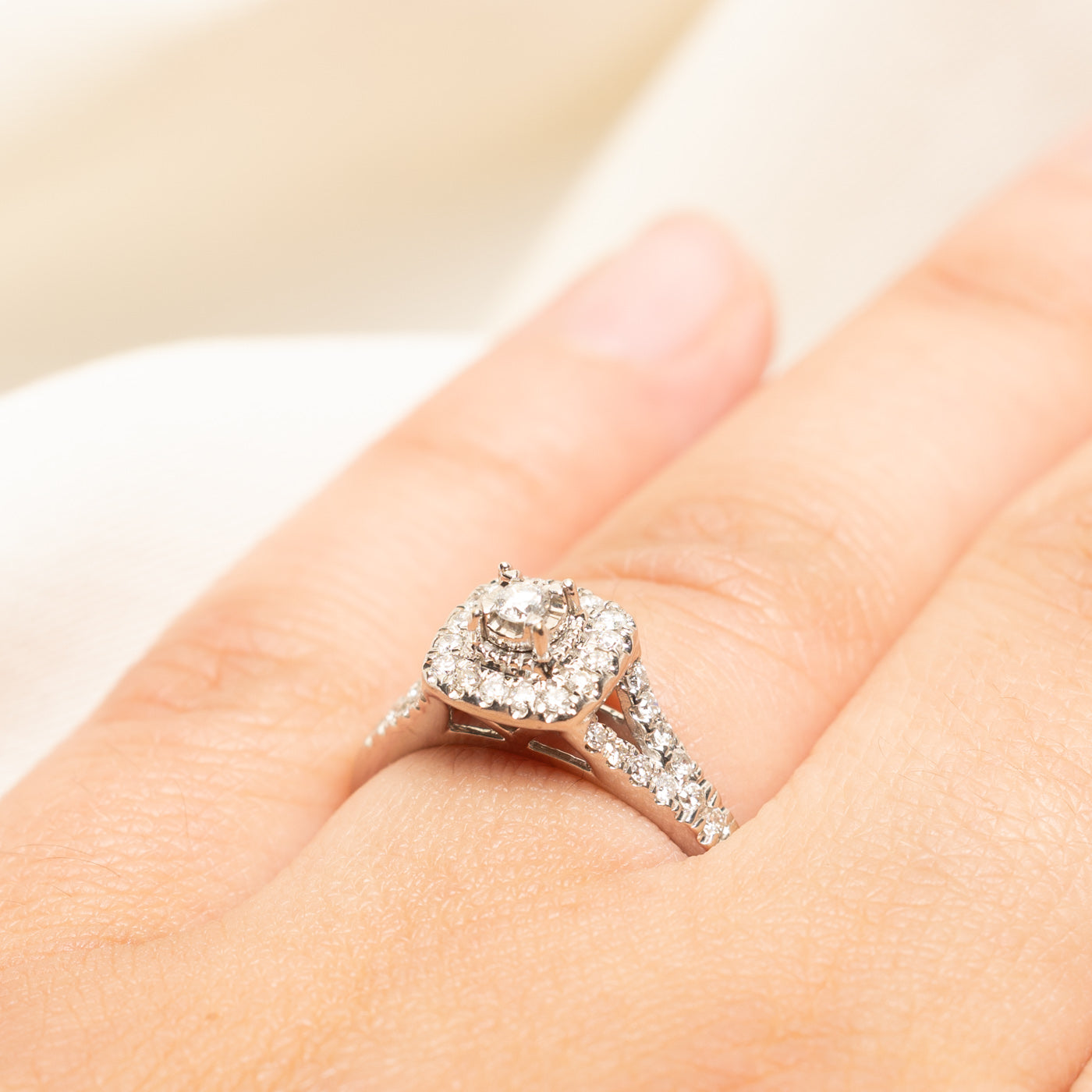 White Gold Diamond Halo Ring | 0.30ctw | SZ 6.25