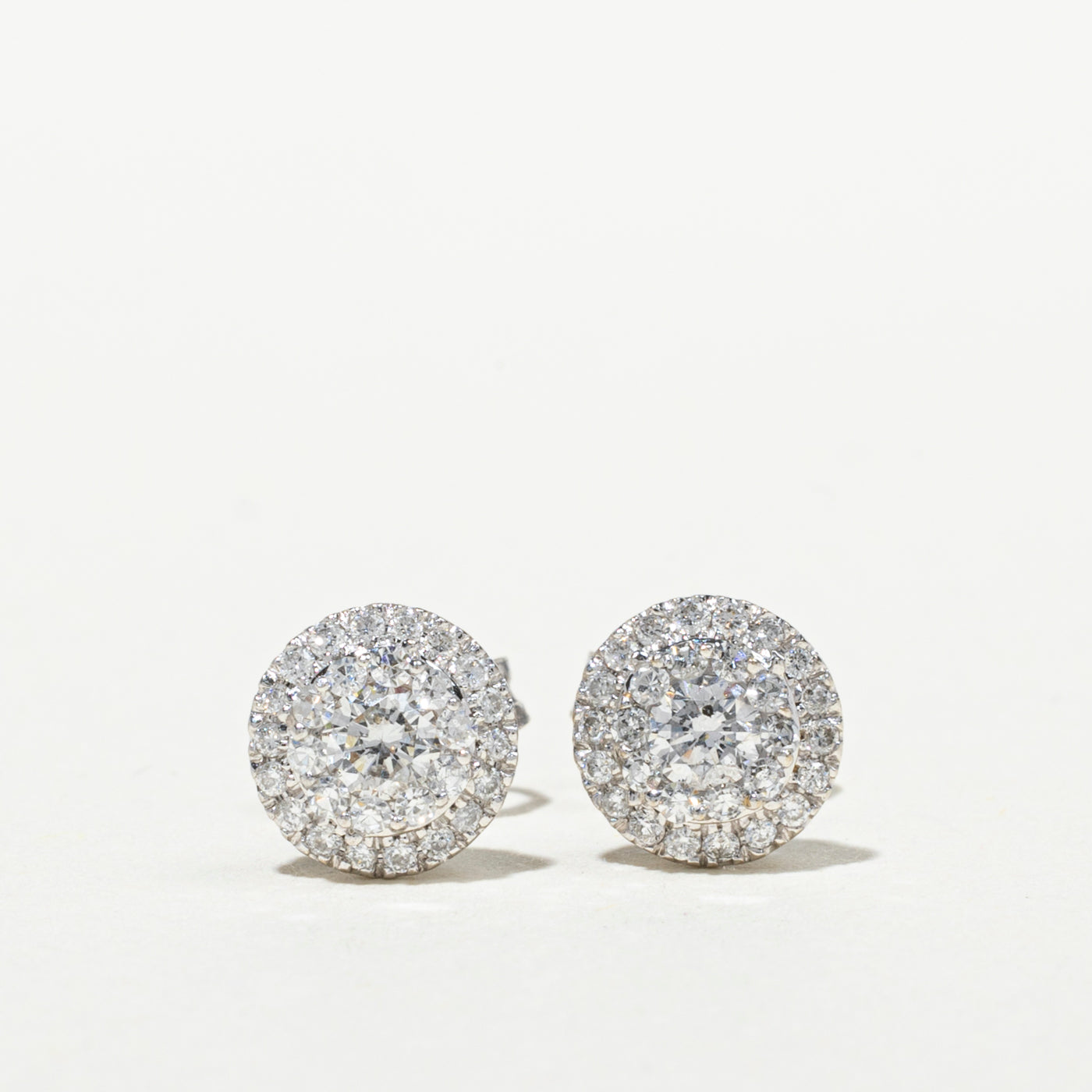 Boucles d'oreilles puces serties de diamants en halo illusion | 0,48 ct