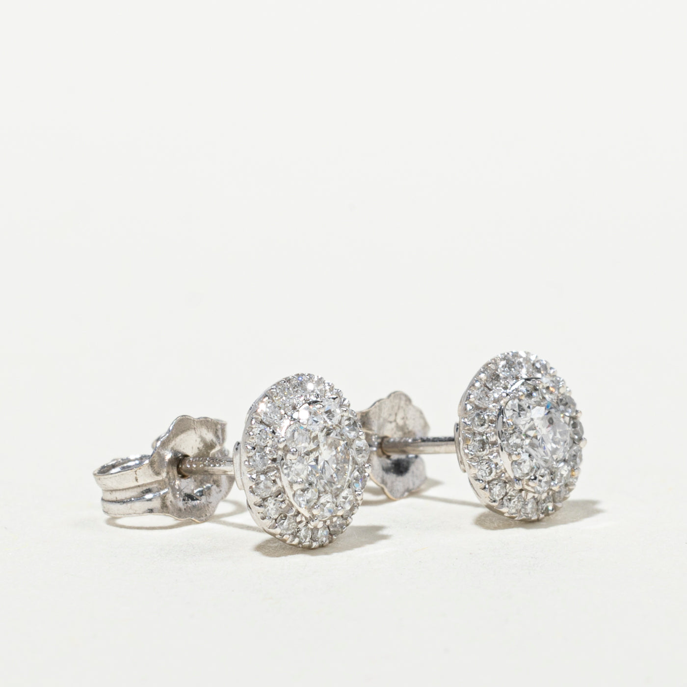 Boucles d'oreilles puces serties de diamants en halo illusion | 0,48 ct