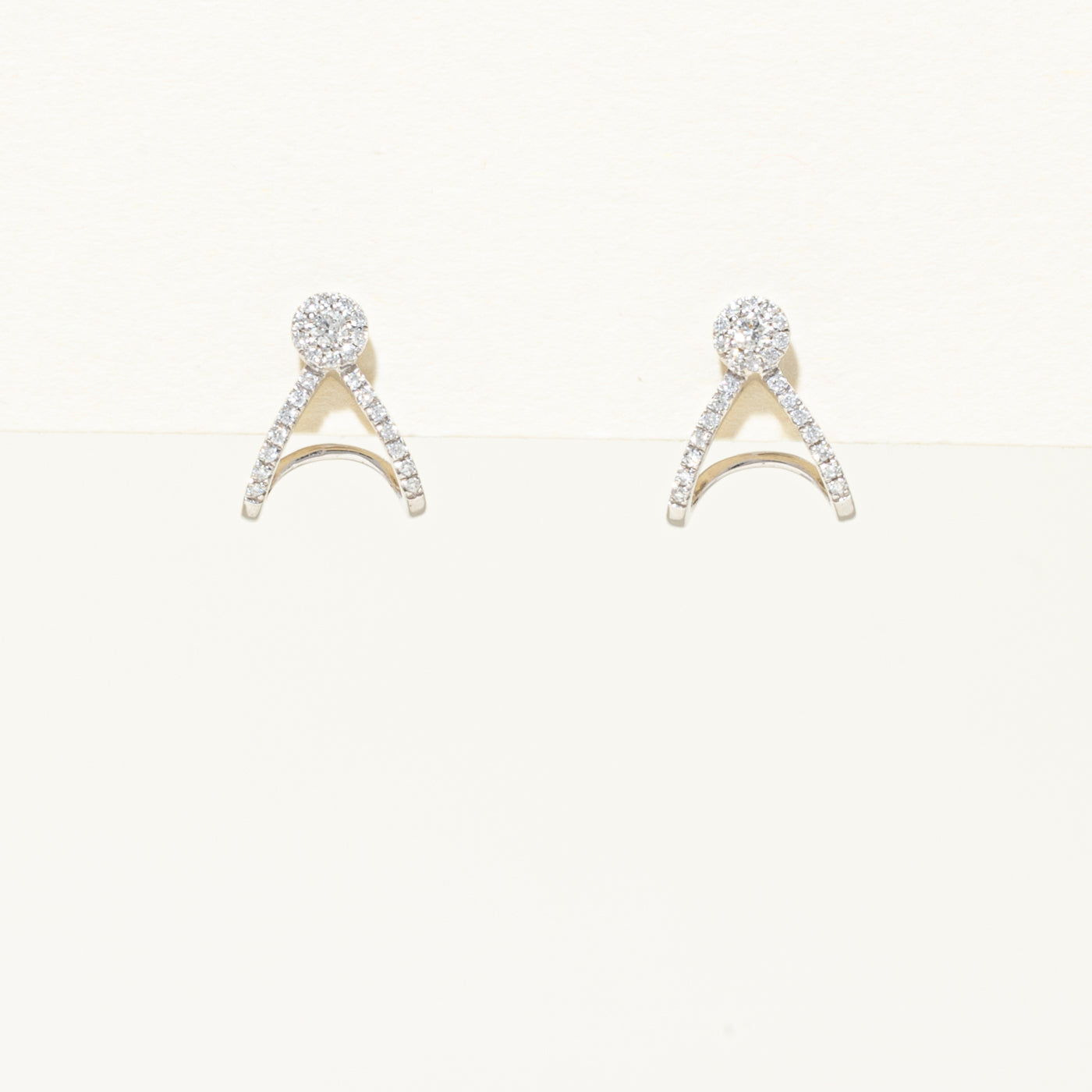 Boucles d'oreilles pendantes serties de diamants en or 14 carats | 0,12 ct au total