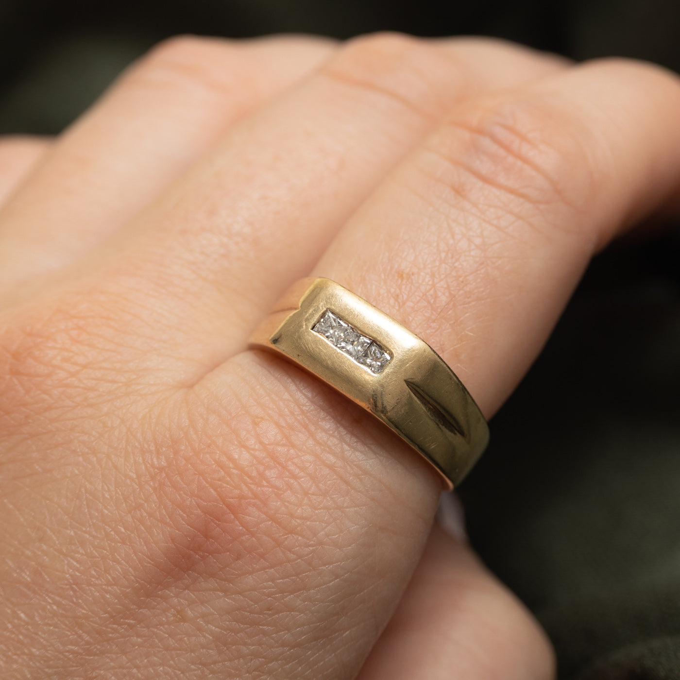 Three Stone Princess Cut Diamond Grooved Signet Ring | 0.25ctw | SZ 10.25