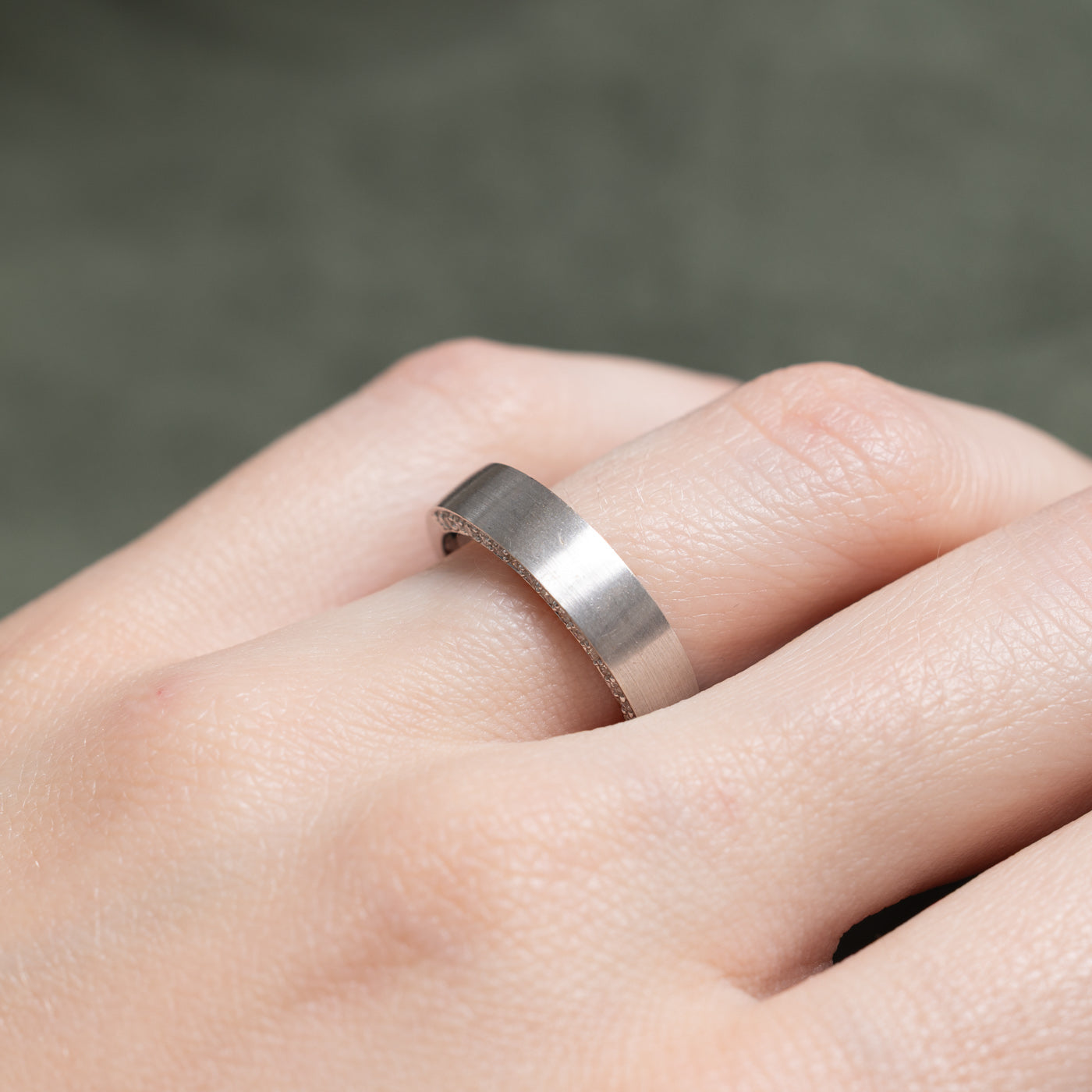 18k Diamond Edge Matte Band | 0.22ctw | SZ 5.75