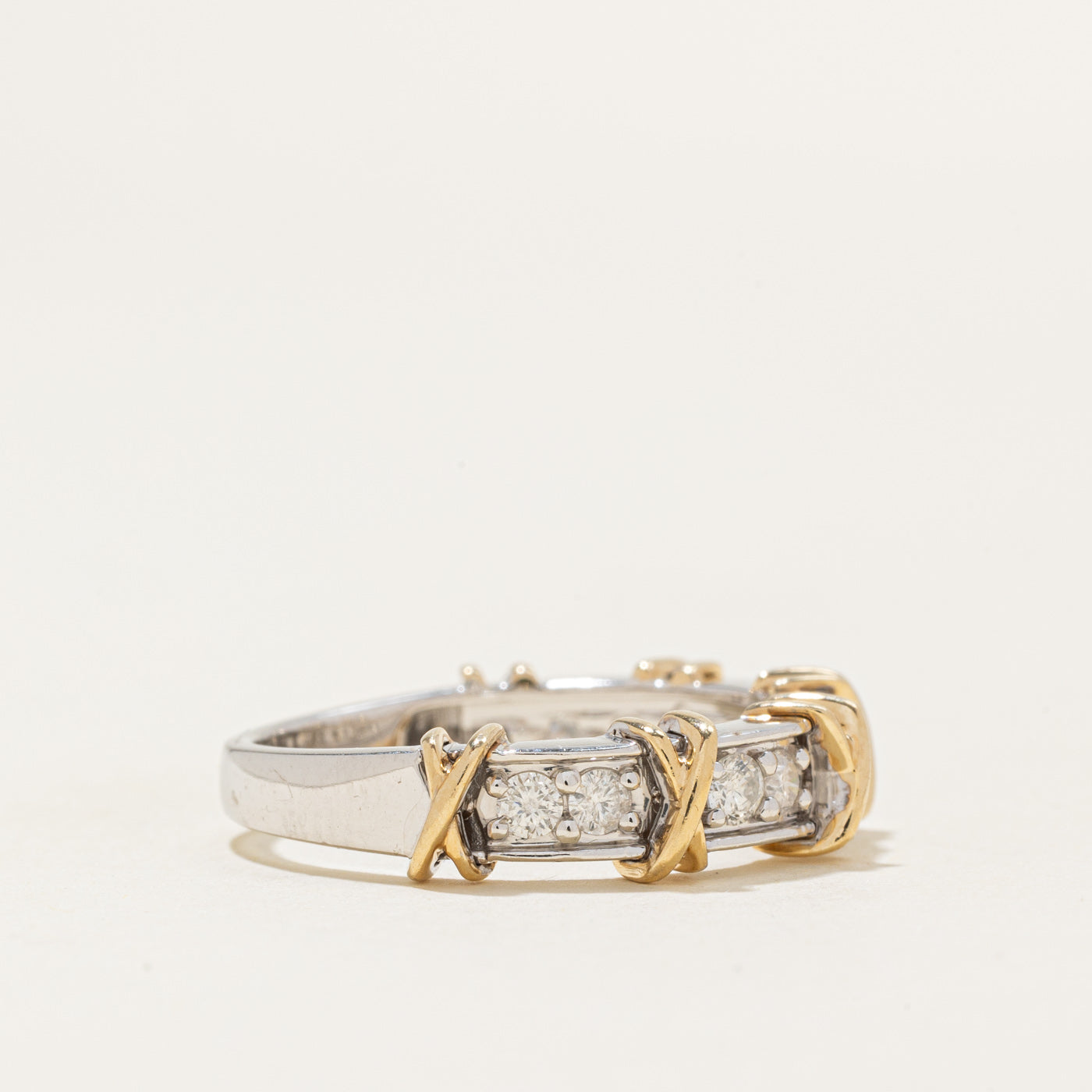 Alliance demi-éternité en or bicolore sertie de diamants | 0,7 ct au total | Taille 8,25 |