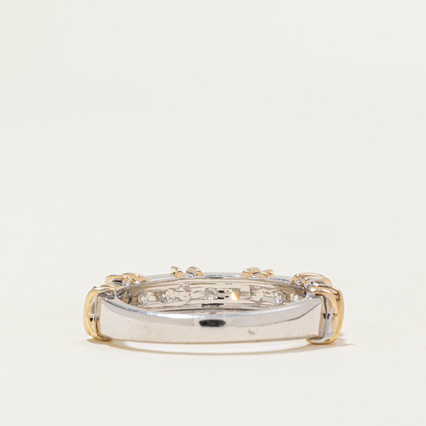 Alliance demi-éternité en or bicolore sertie de diamants | 0,7 ct au total | Taille 8,25 |