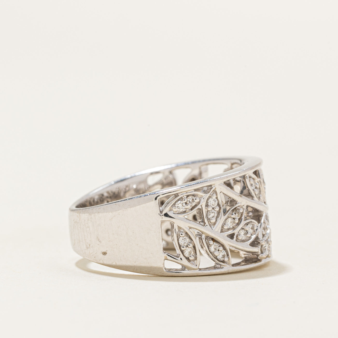 Diamond Leaf Design Wide Band | 0.21ctw | SZ 7.0 |