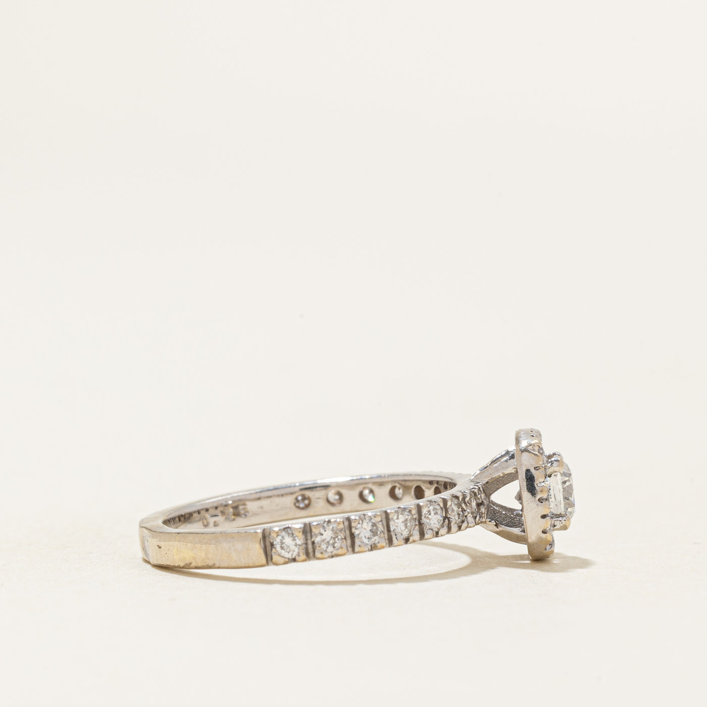 Bague de fiançailles avec halo de diamants | 0,25 ct | Taille 5,25 |