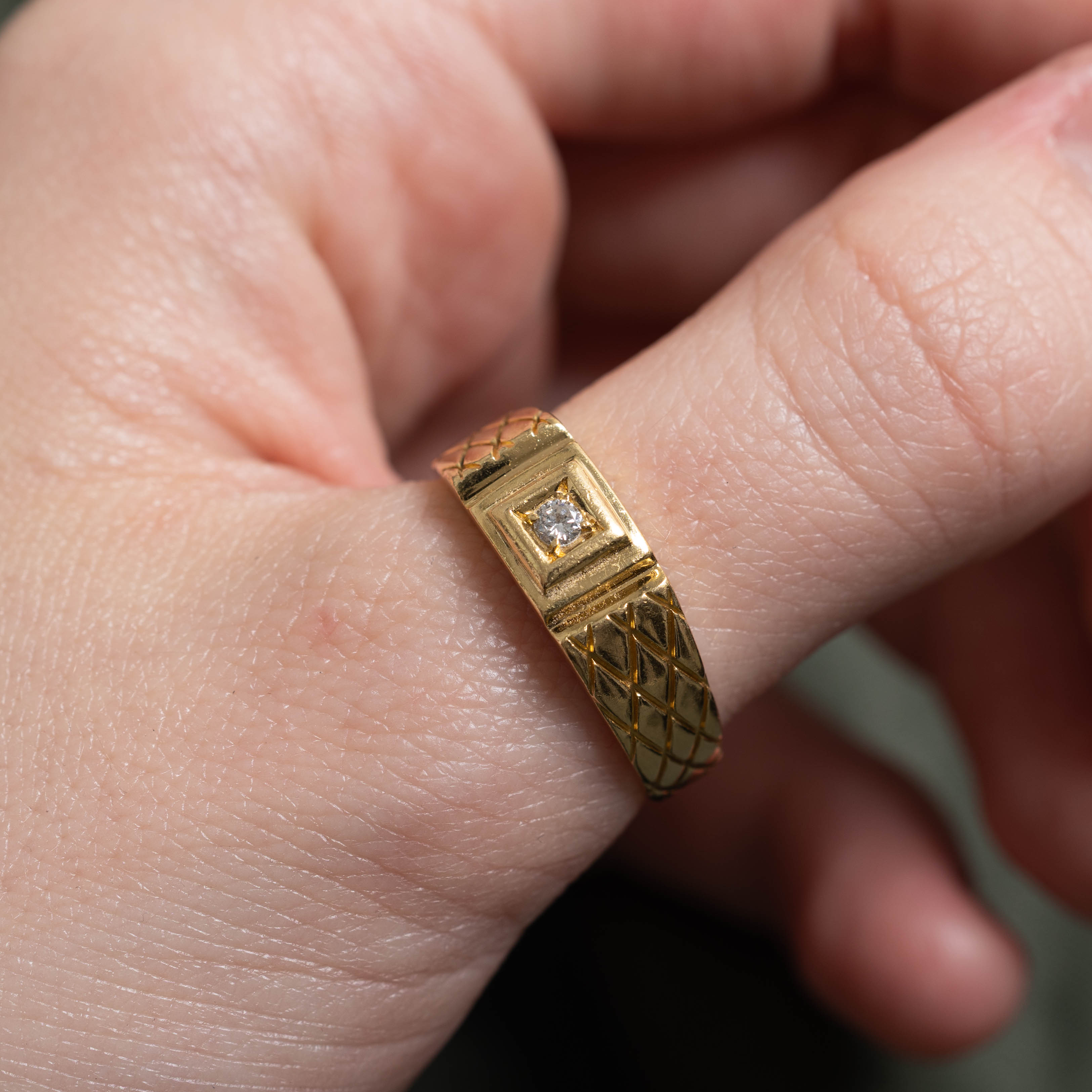 19k Diamond Cross Hatch Dome Ring | 0.07ctw | SZ 9.25