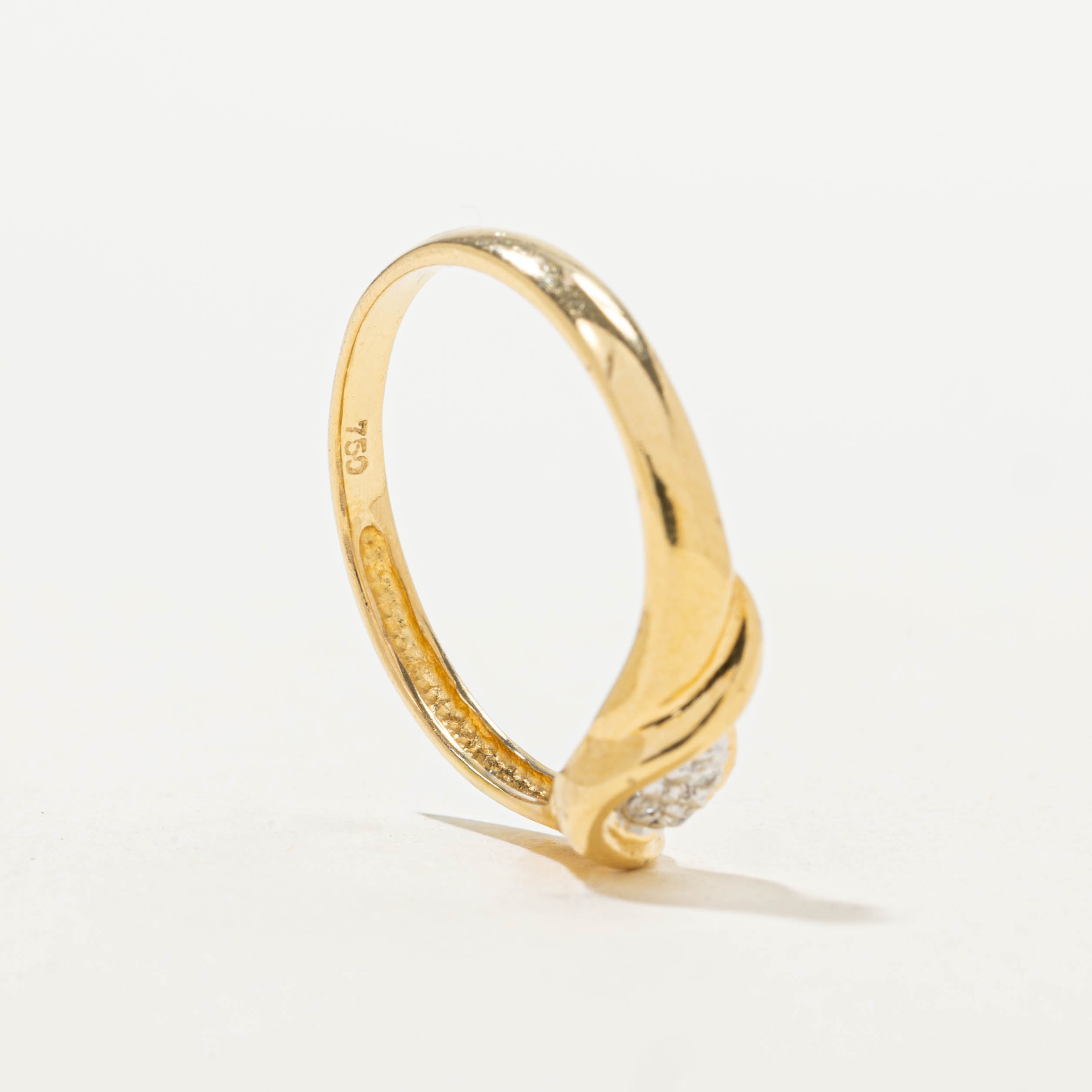 18k Diamond Grooved Chevron Ring | 0.02ctw | SZ 6.25
