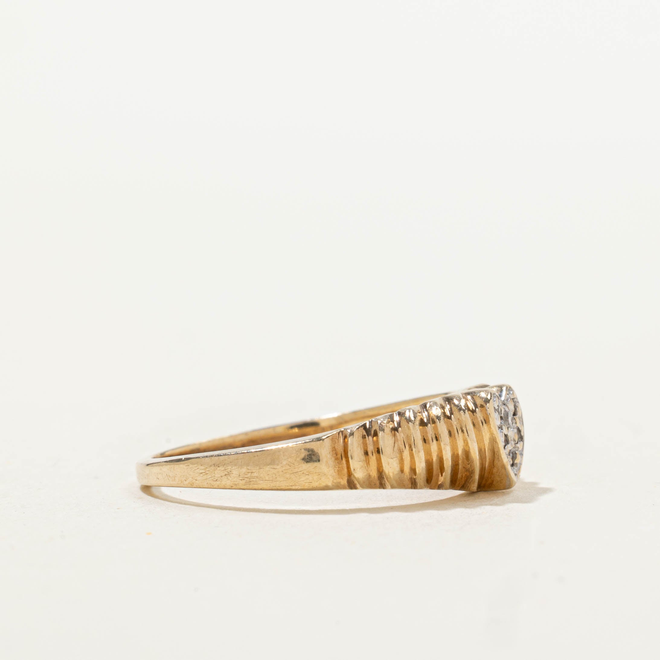 10k Diamond Heart Croissant Ring | 0.05ctw | SZ 5.25