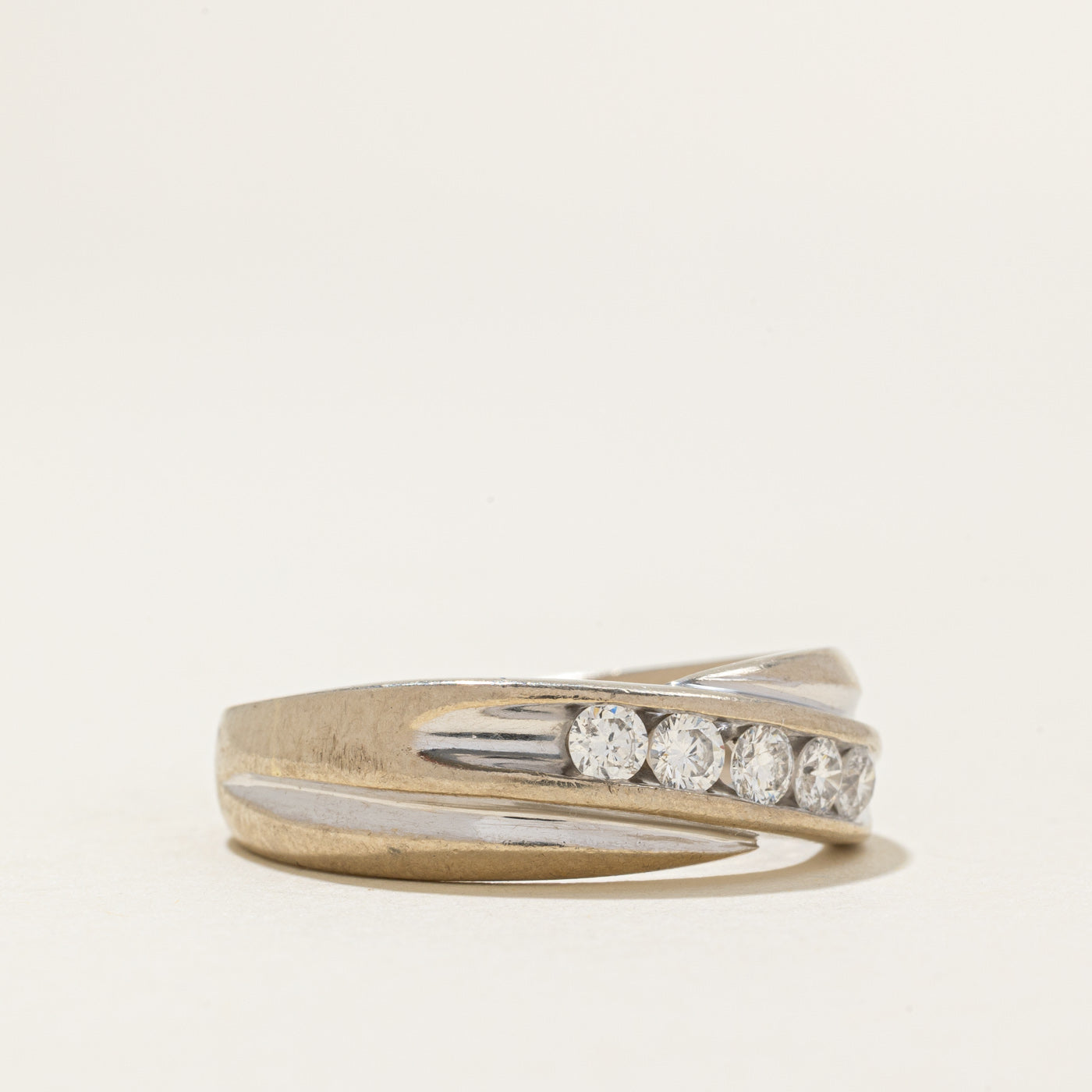Bague croisée à cinq diamants sertis en diagonale | 0,5 ct au total | Taille 11,25 |