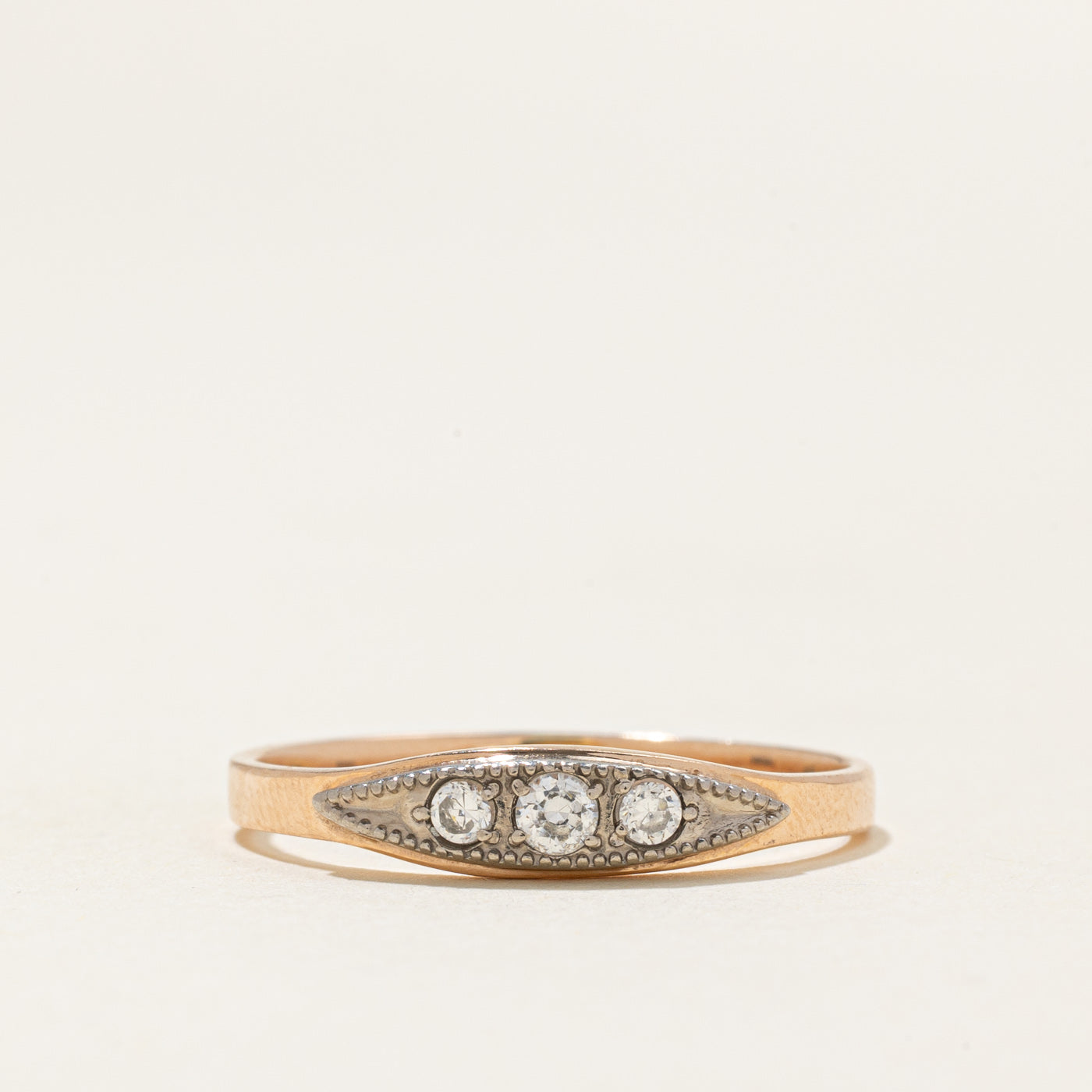 Bague ukrainienne trois diamants taille marquise de 1997 | 0,12 ct au total | Taille 8,75 |