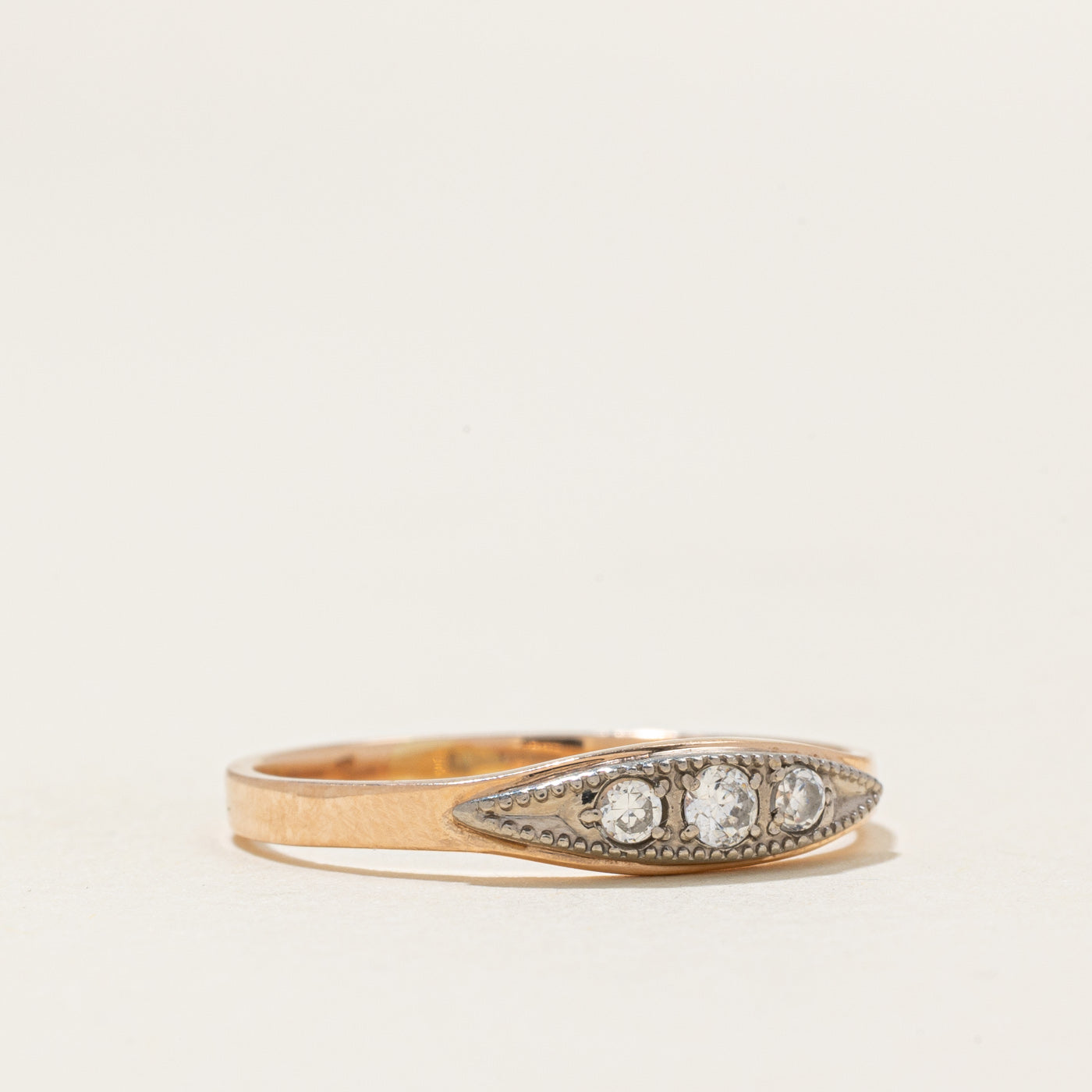 Bague ukrainienne trois diamants taille marquise de 1997 | 0,12 ct au total | Taille 8,75 |