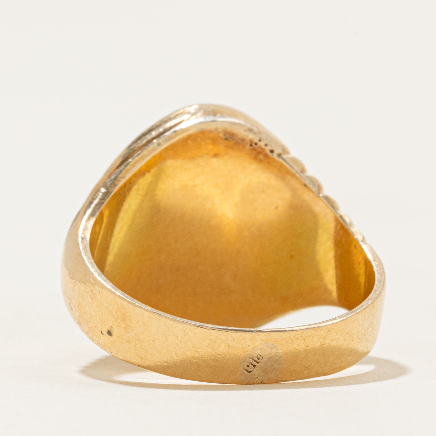 16k Diamond Oval Cluster Grooved Signet Ring | 0.35ctw | SZ 6.0 |