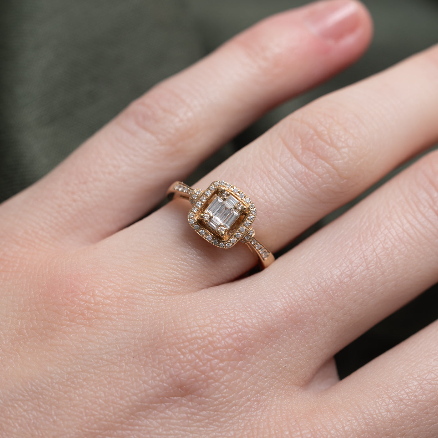 Illusion Set Diamond Halo Ring | 0.18ctw | SZ 4.75