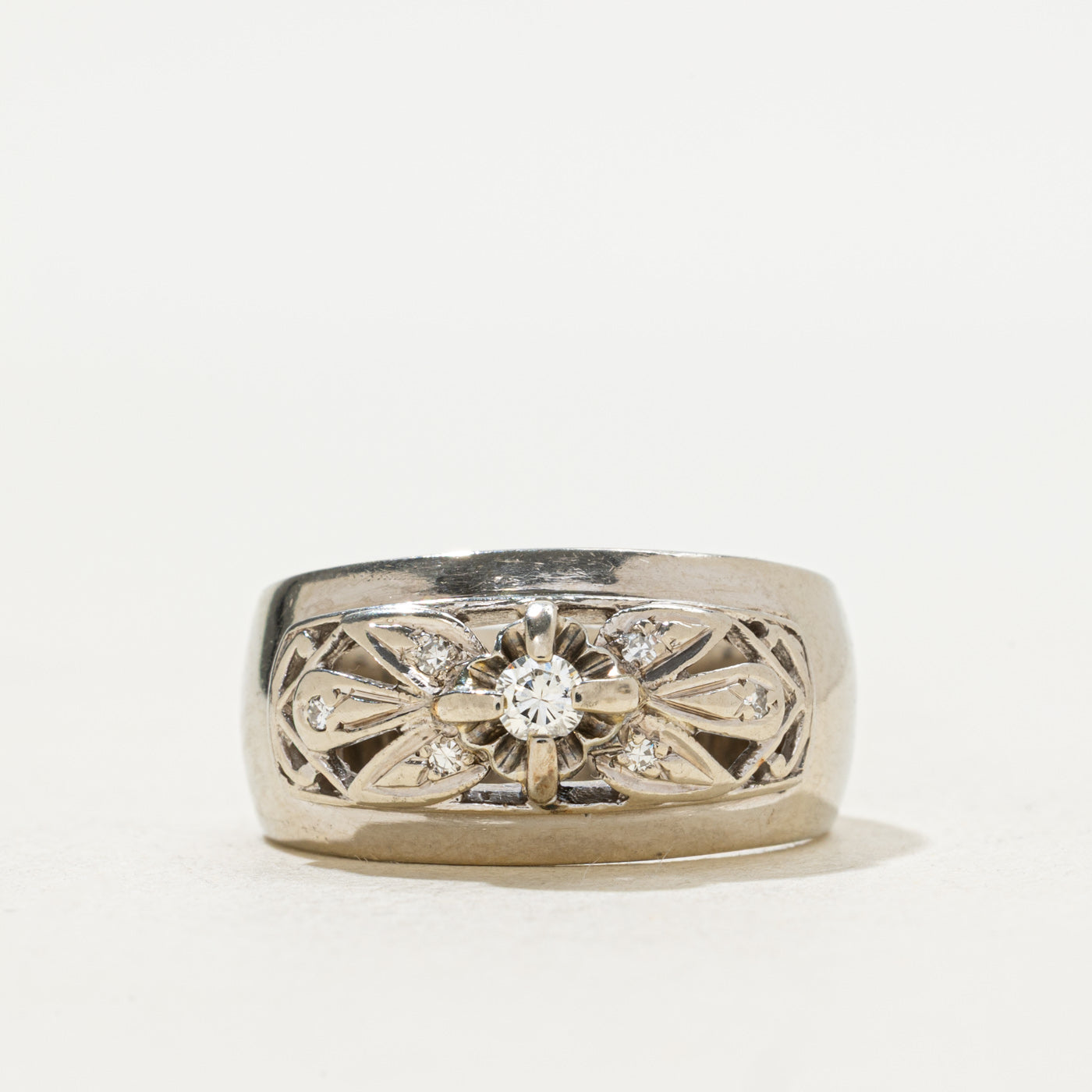 Diamond Floral Design Band | 0.13ctw | SZ 7.75