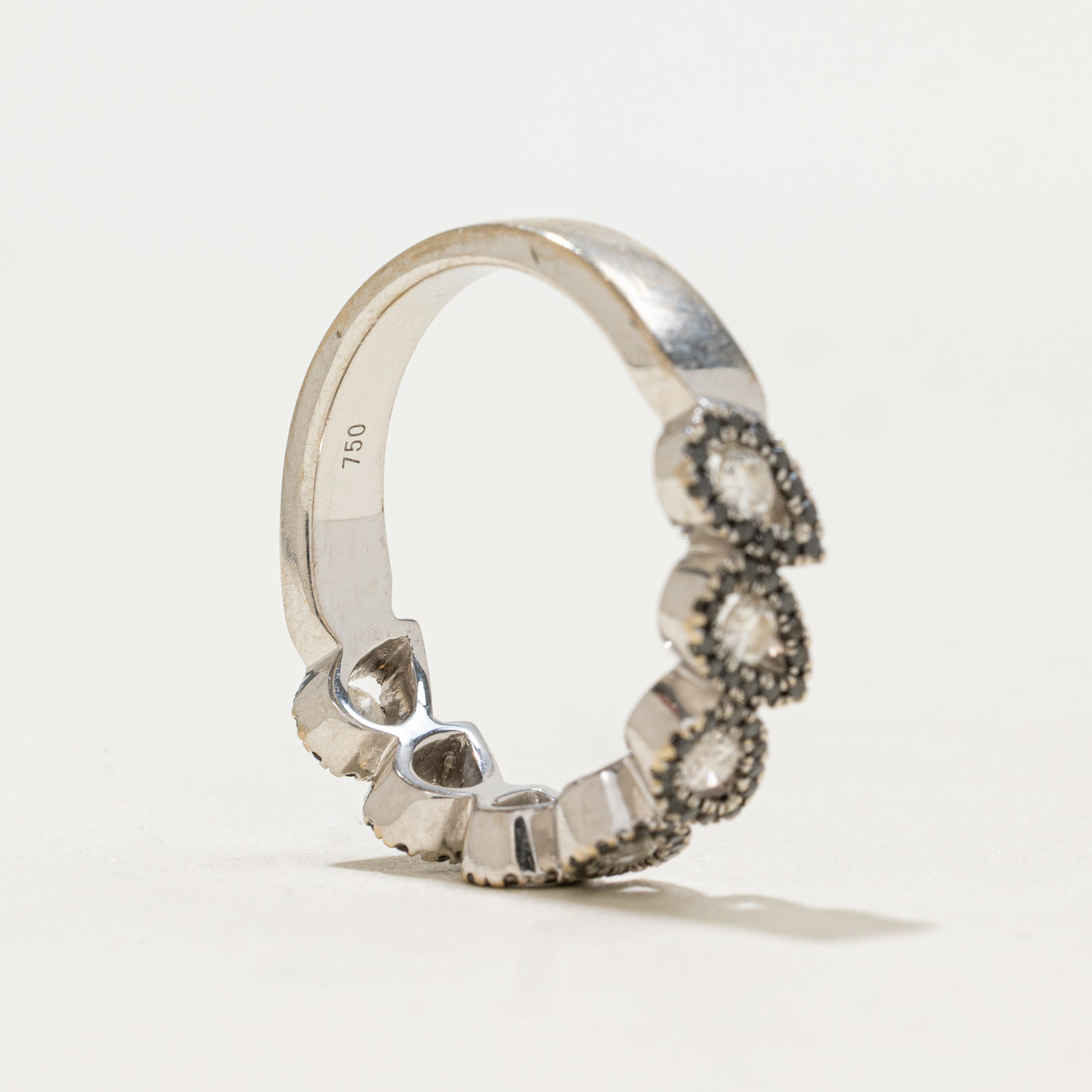 18k Black & White Diamond Pear Shaped Patterned Band | 0.30ctw | SZ 6.0