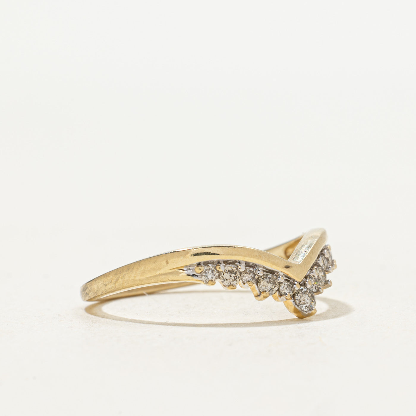 Diamond Chevron Ring | 0.10ctw | SZ 6.0