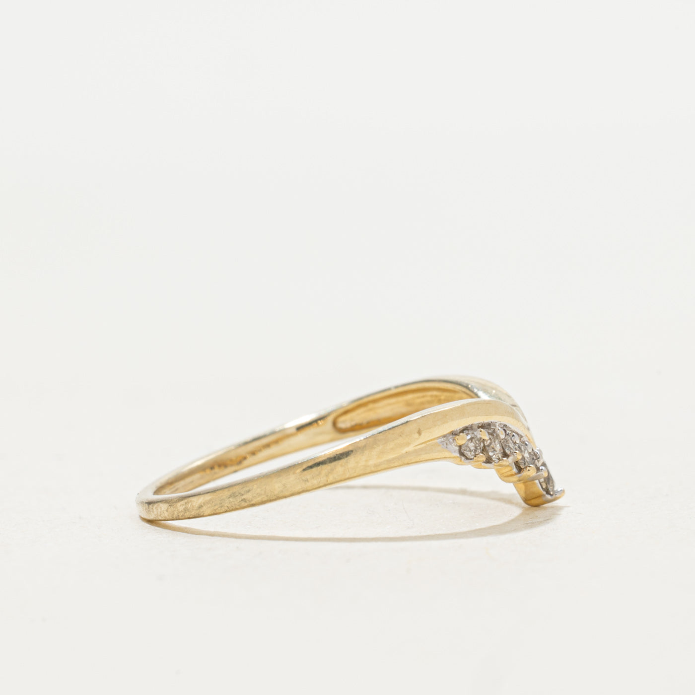 Diamond Chevron Ring | 0.10ctw | SZ 6.0
