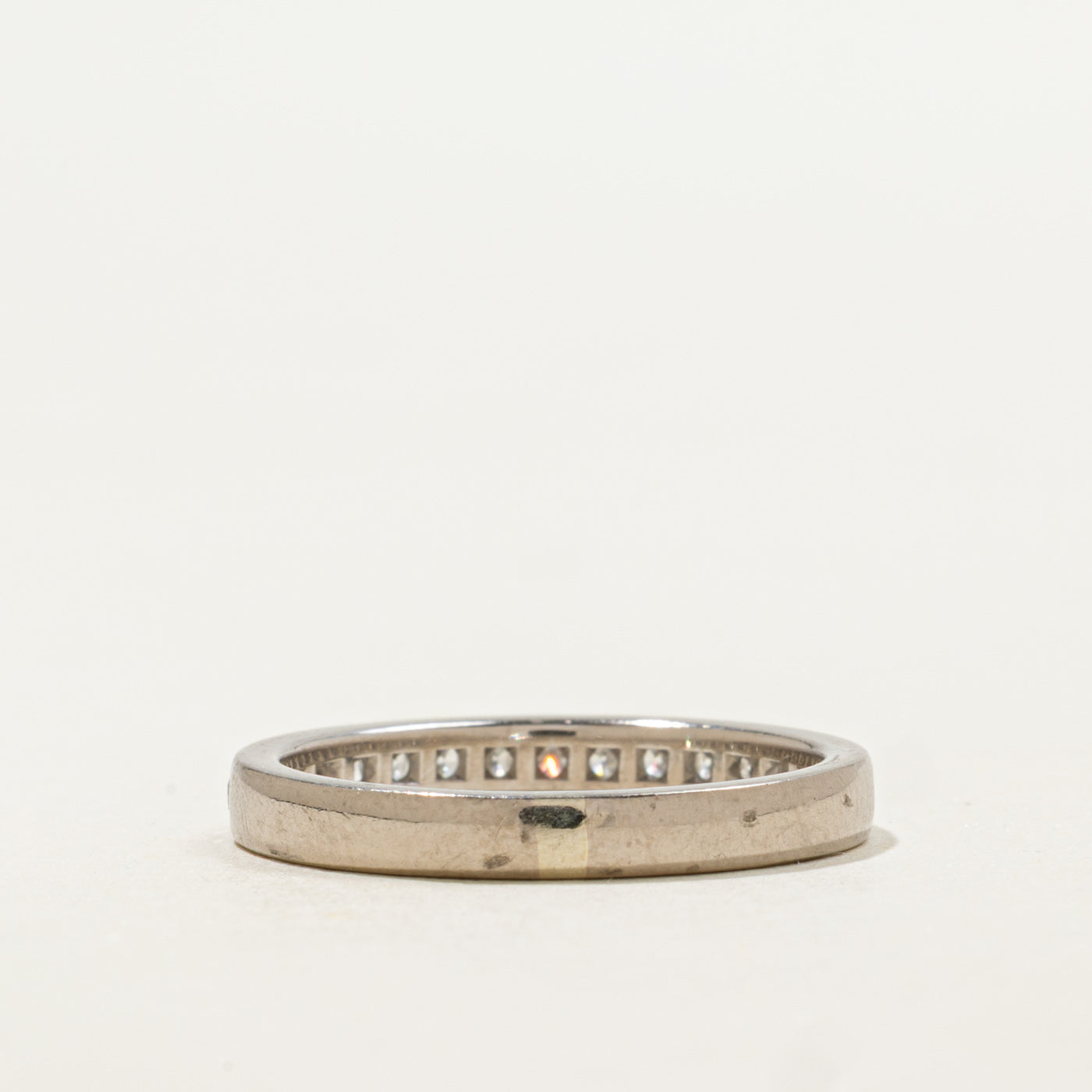 Alliance demi-éternité en or blanc 18 carats sertie de diamants | 0,42 ct | 2,80 mm | Taille 7