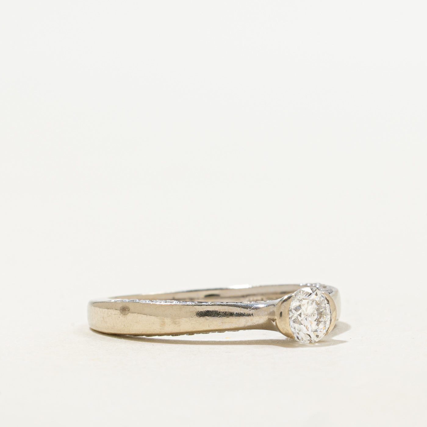 Bague en or blanc 14 carats ornée de diamants | 0,61 ct | Taille 7,5