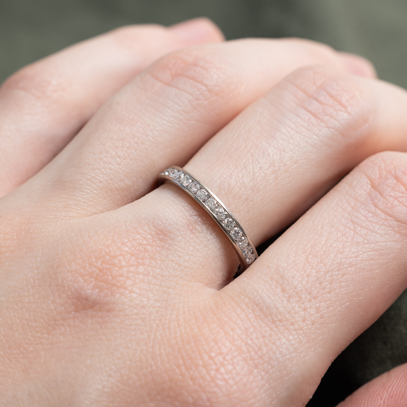 Alliance demi-éternité en or blanc 18 carats sertie de diamants | 0,42 ct | 2,80 mm | Taille 7