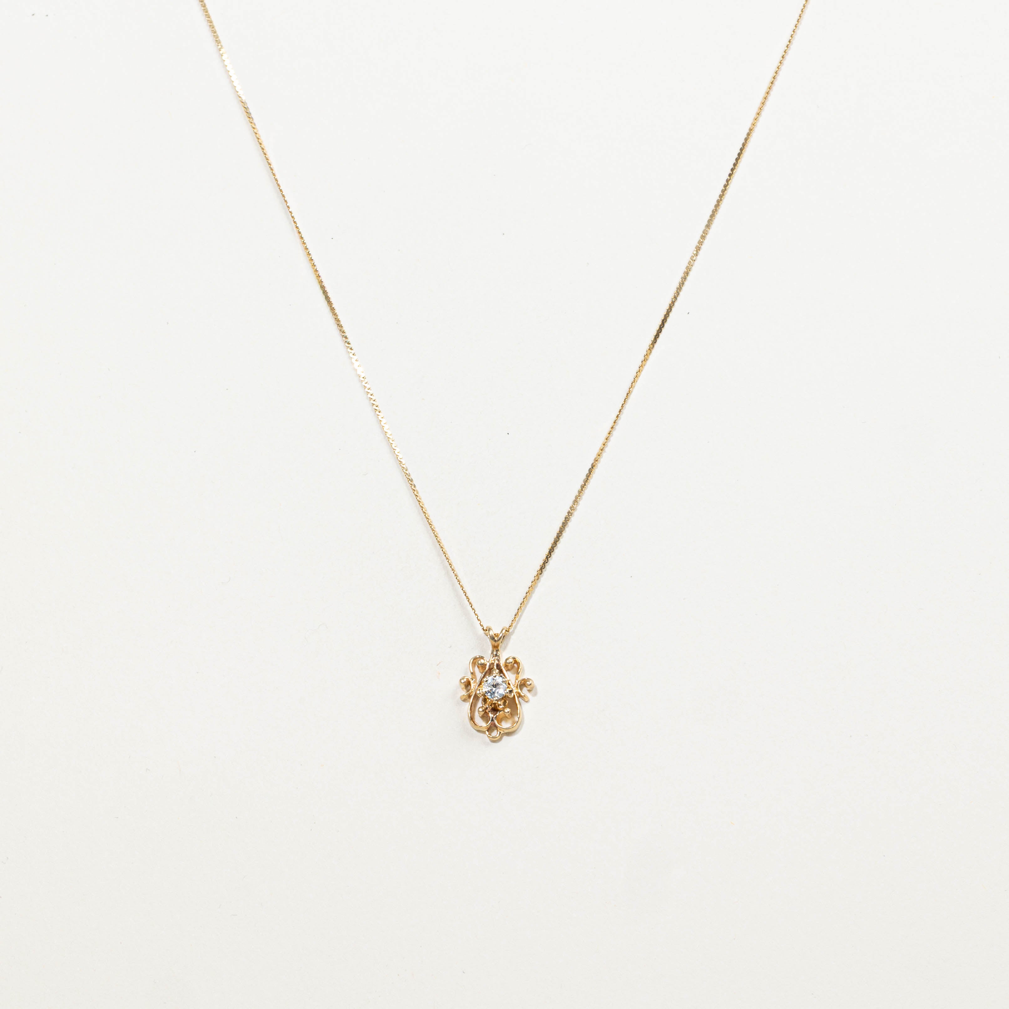 14k Diamond Ornate Pendant Necklace | 0.15ctw | 17"