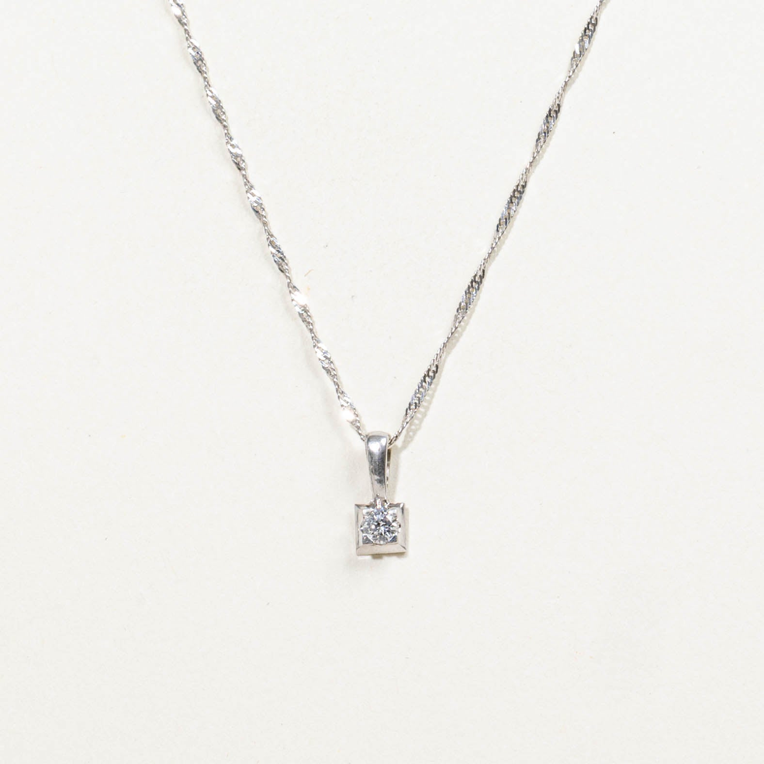 10k Solitaire Diamond Pendant Necklace | 0.13ctw | 18"