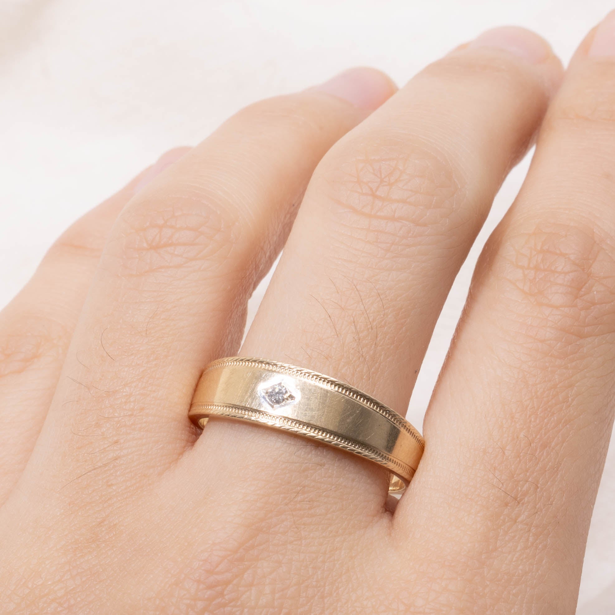 10k Single Diamond Milgrain Band | SZ 12.5