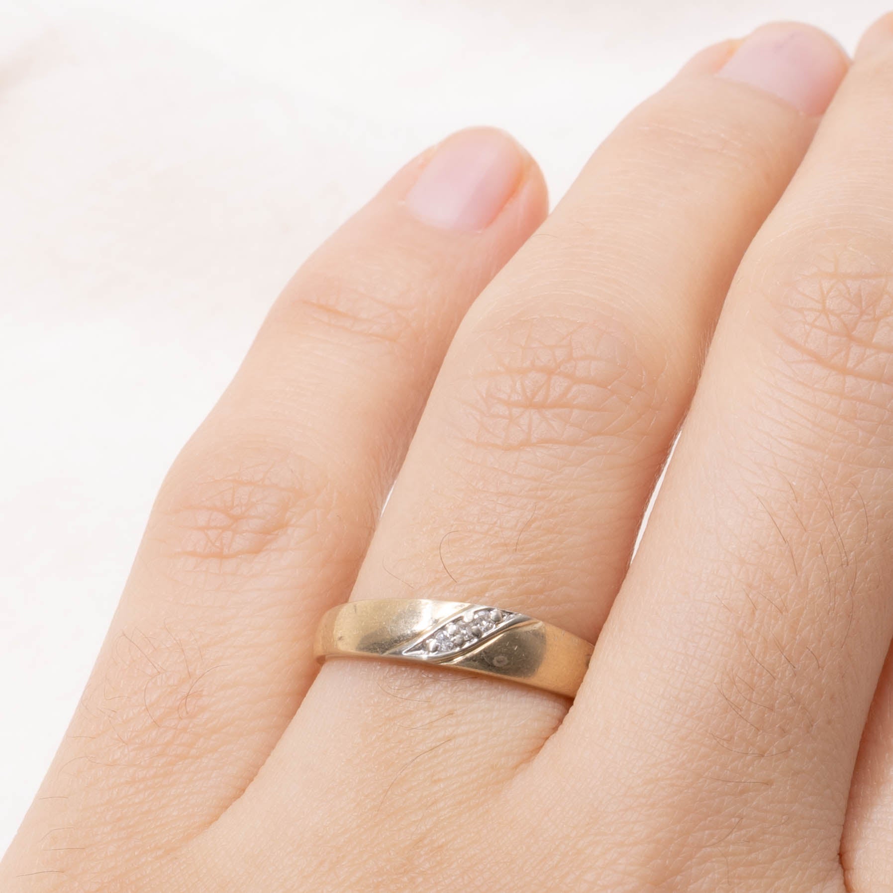 10k Diagonal Set Diamond Band | SZ 6.5