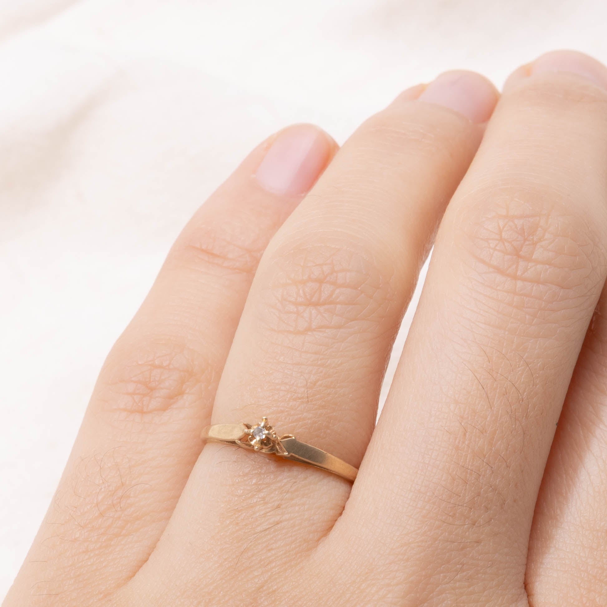 10k Diamond Petite Floral Ring | SZ 5