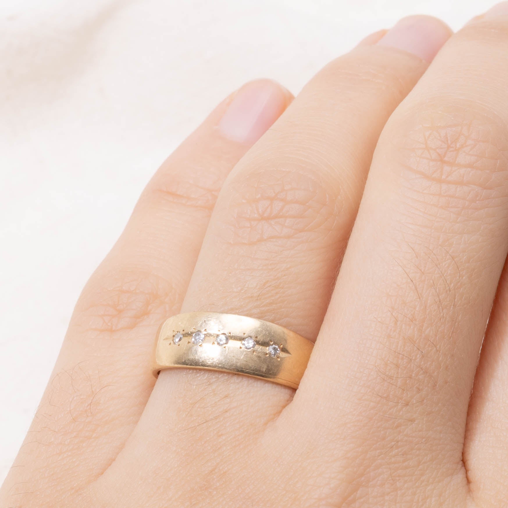 14k Star Set Five Stone Diamond Band | SZ 7.25
