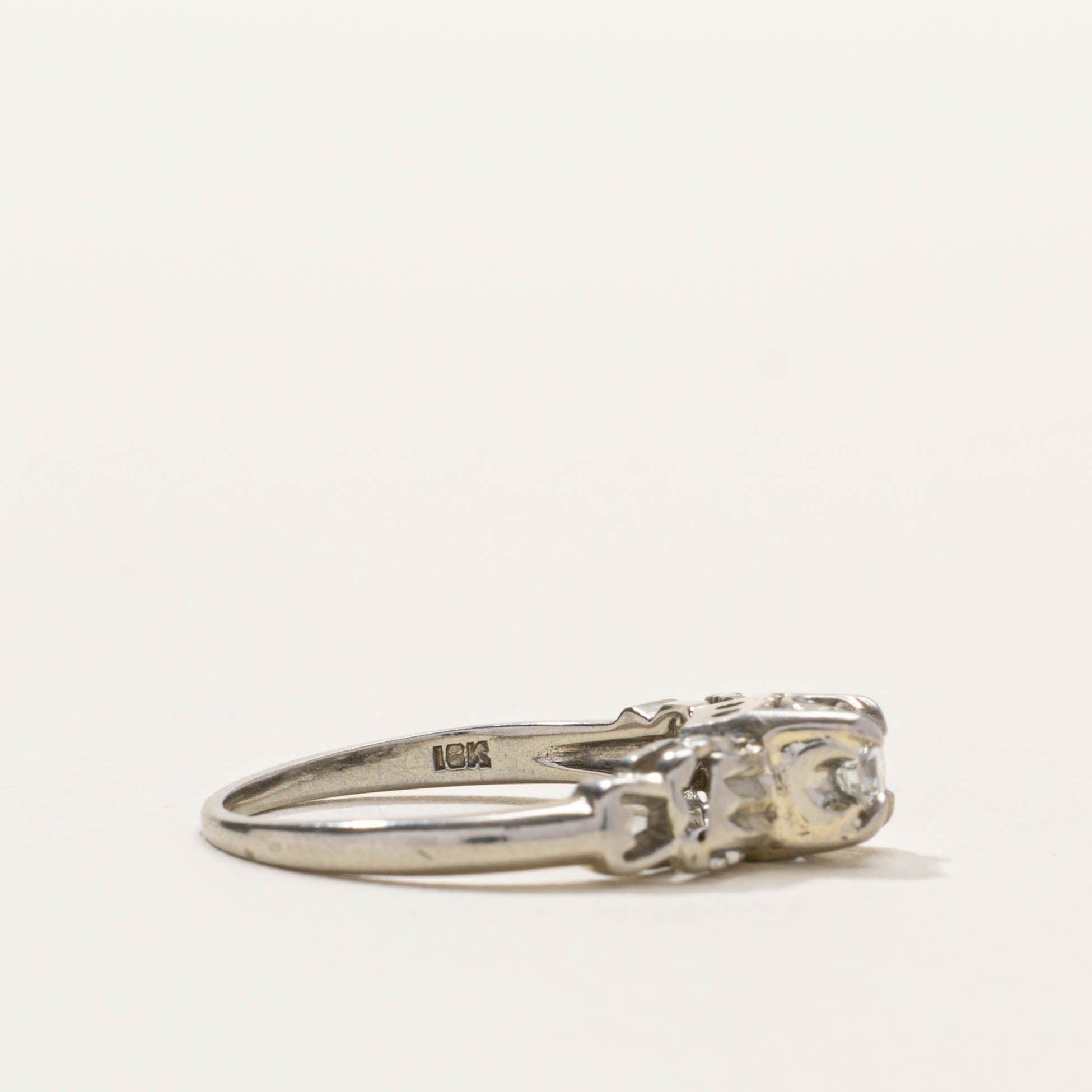 18k Illusion Set Diamond Grooved Ring | 0.18ct | SZ 5