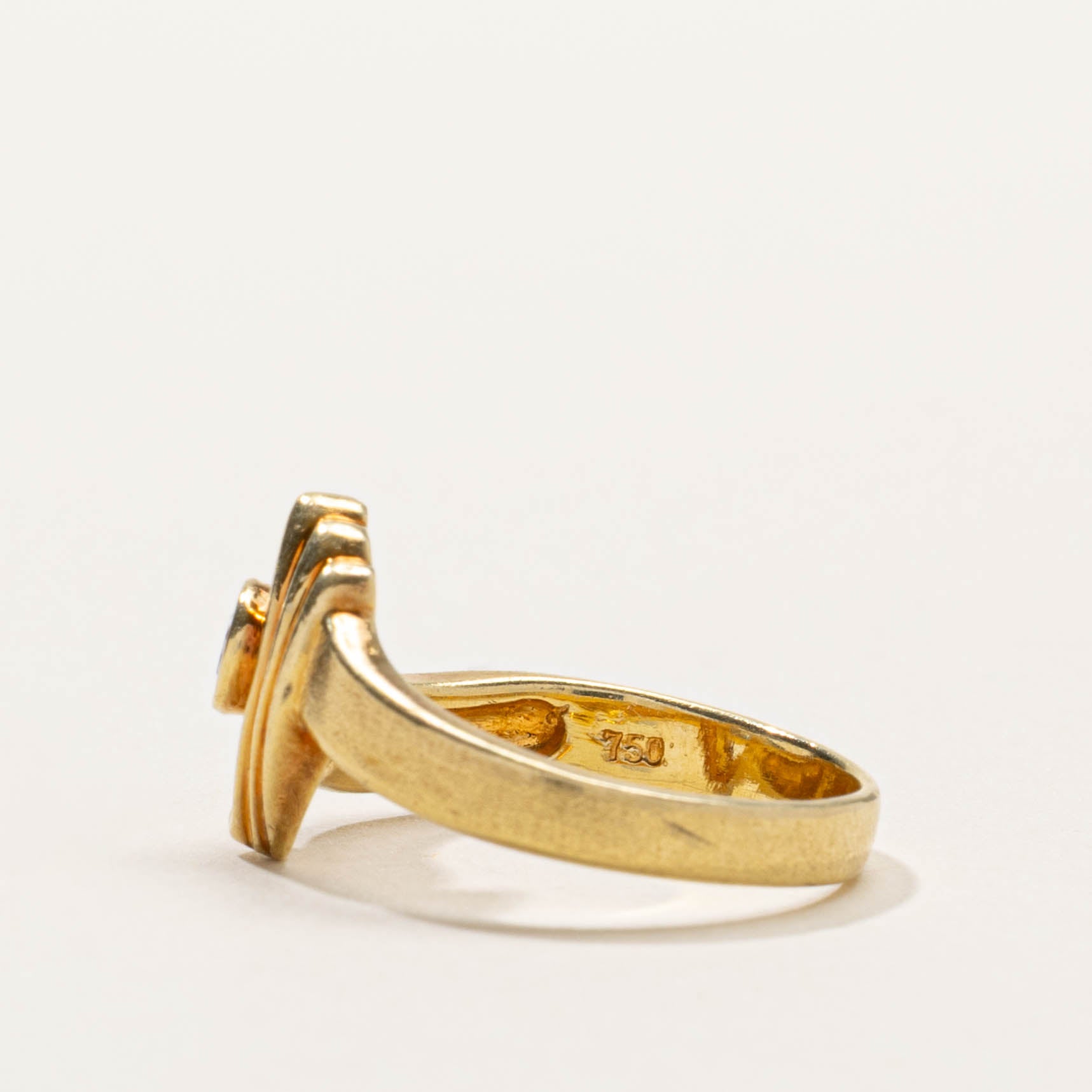 18k Bezel Set Diamond Grooved Abstract Ring | 0.15ctw | SZ 5.5