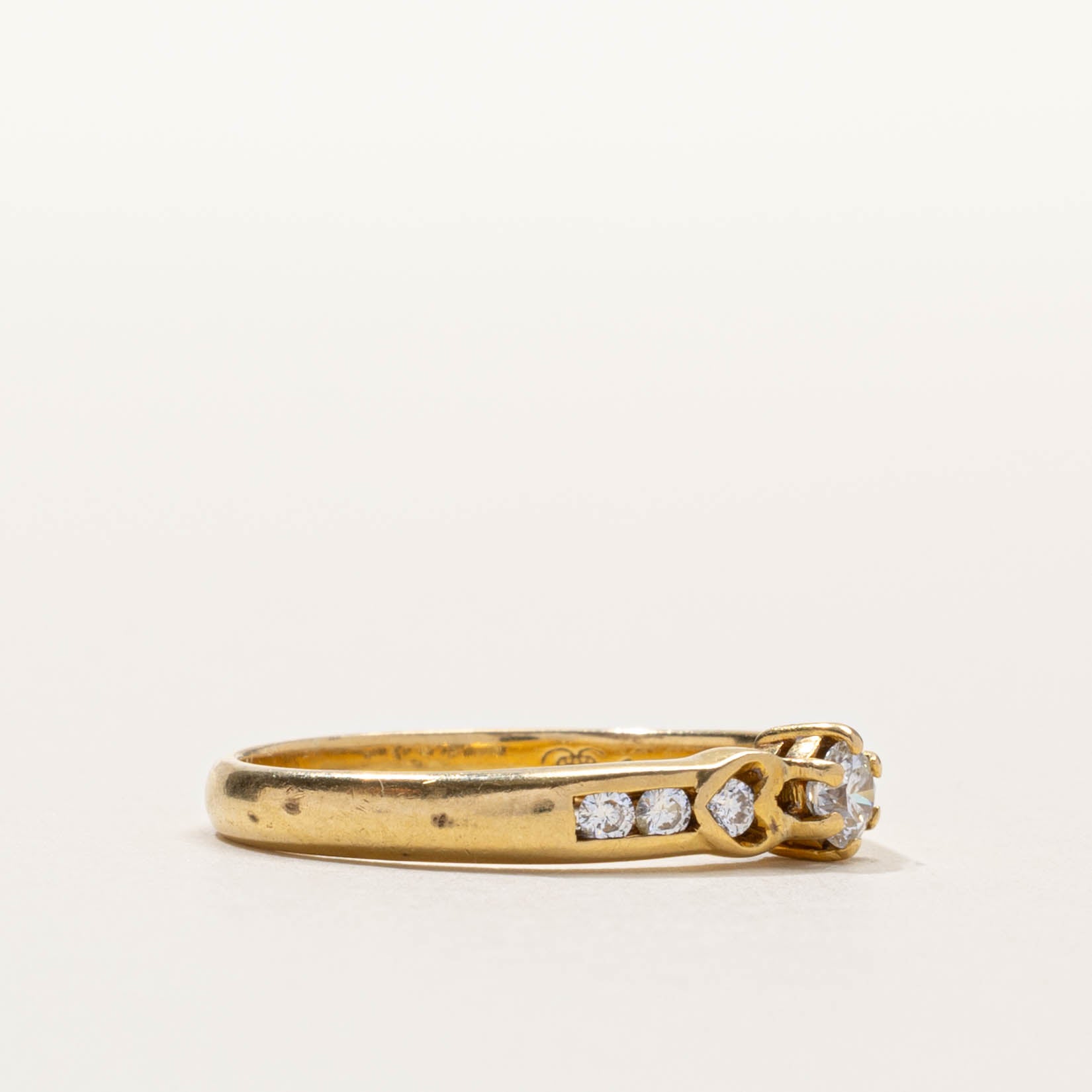 18k Diamond Heart Accented Ring | 0.31ctw | SZ 8.75