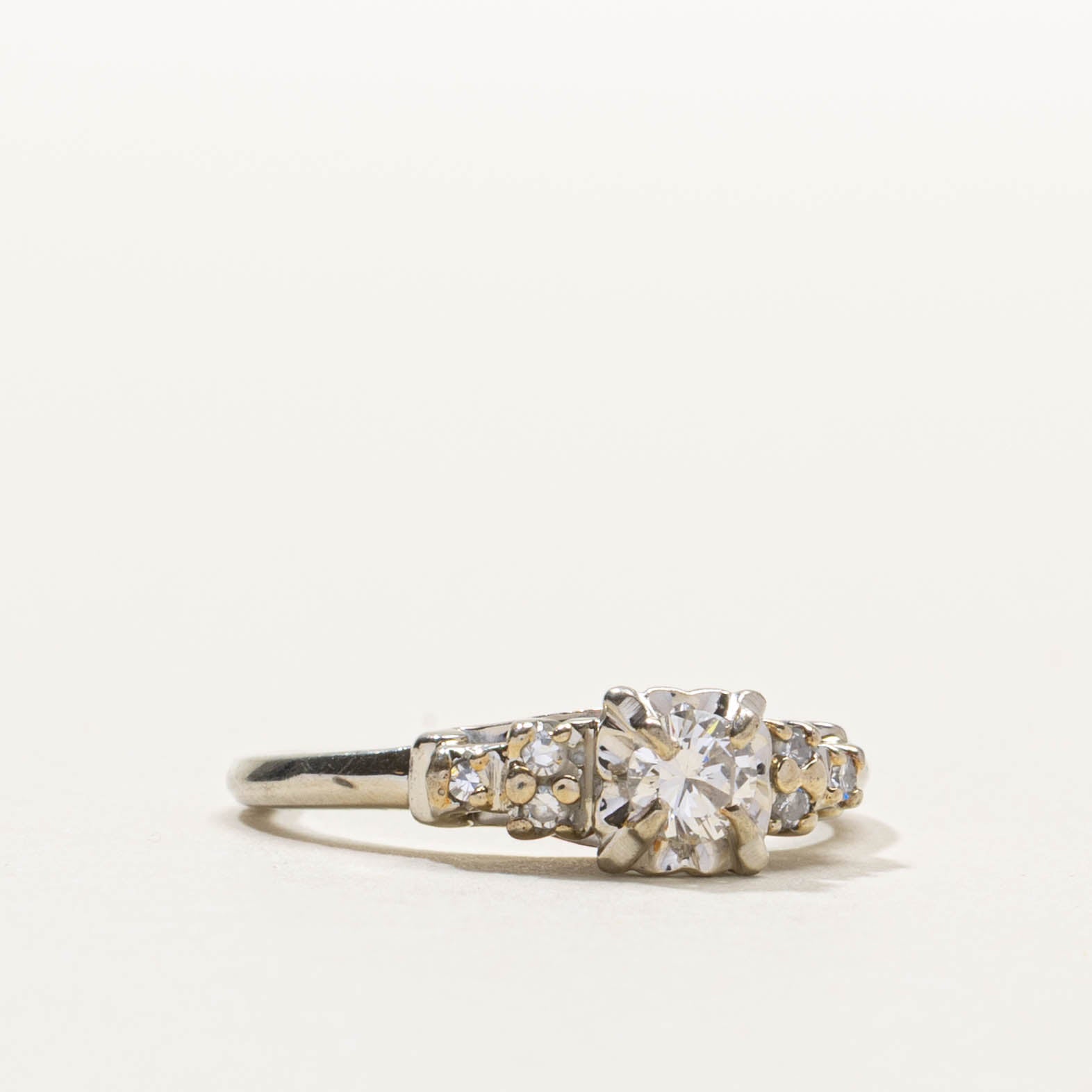 18k Illusion Set Diamond Accented Ring | 0.24ctw | SZ 5.25