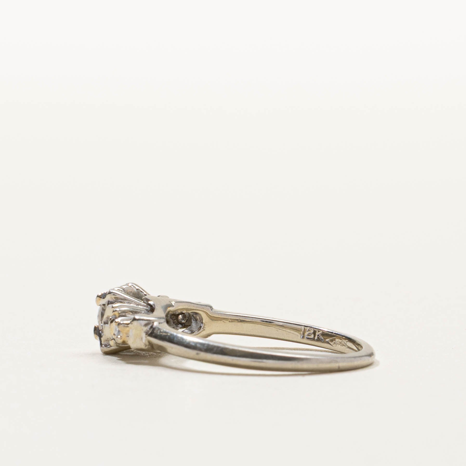 18k Illusion Set Diamond Accented Ring | 0.24ctw | SZ 5.25